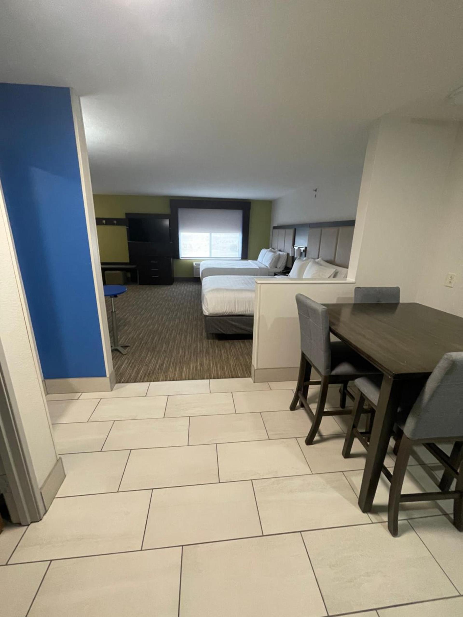 Holiday Inn Express Hotel & Suites Las Vegas NM by IHG photo 18