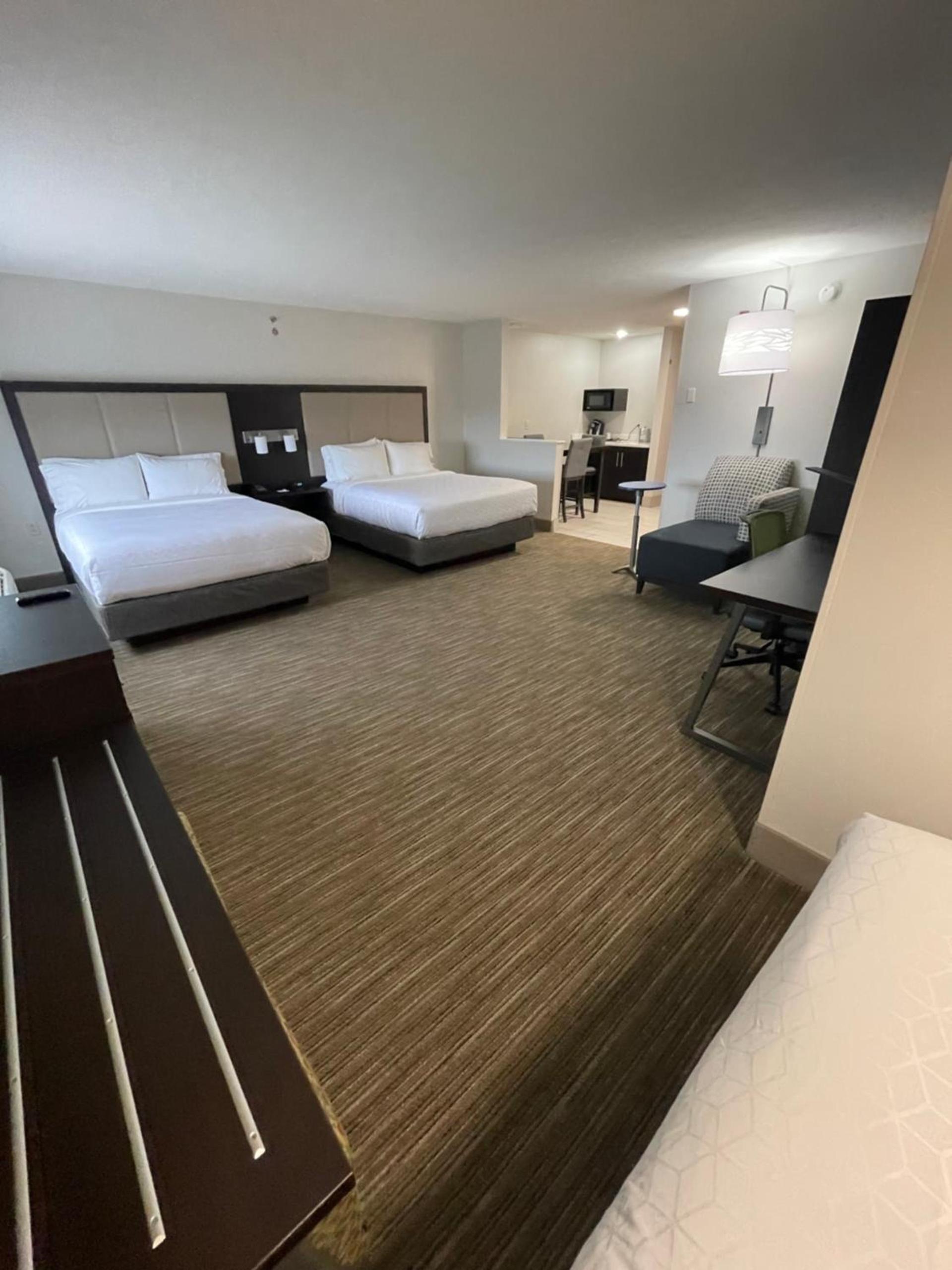 Holiday Inn Express Hotel & Suites Las Vegas NM by IHG photo 61