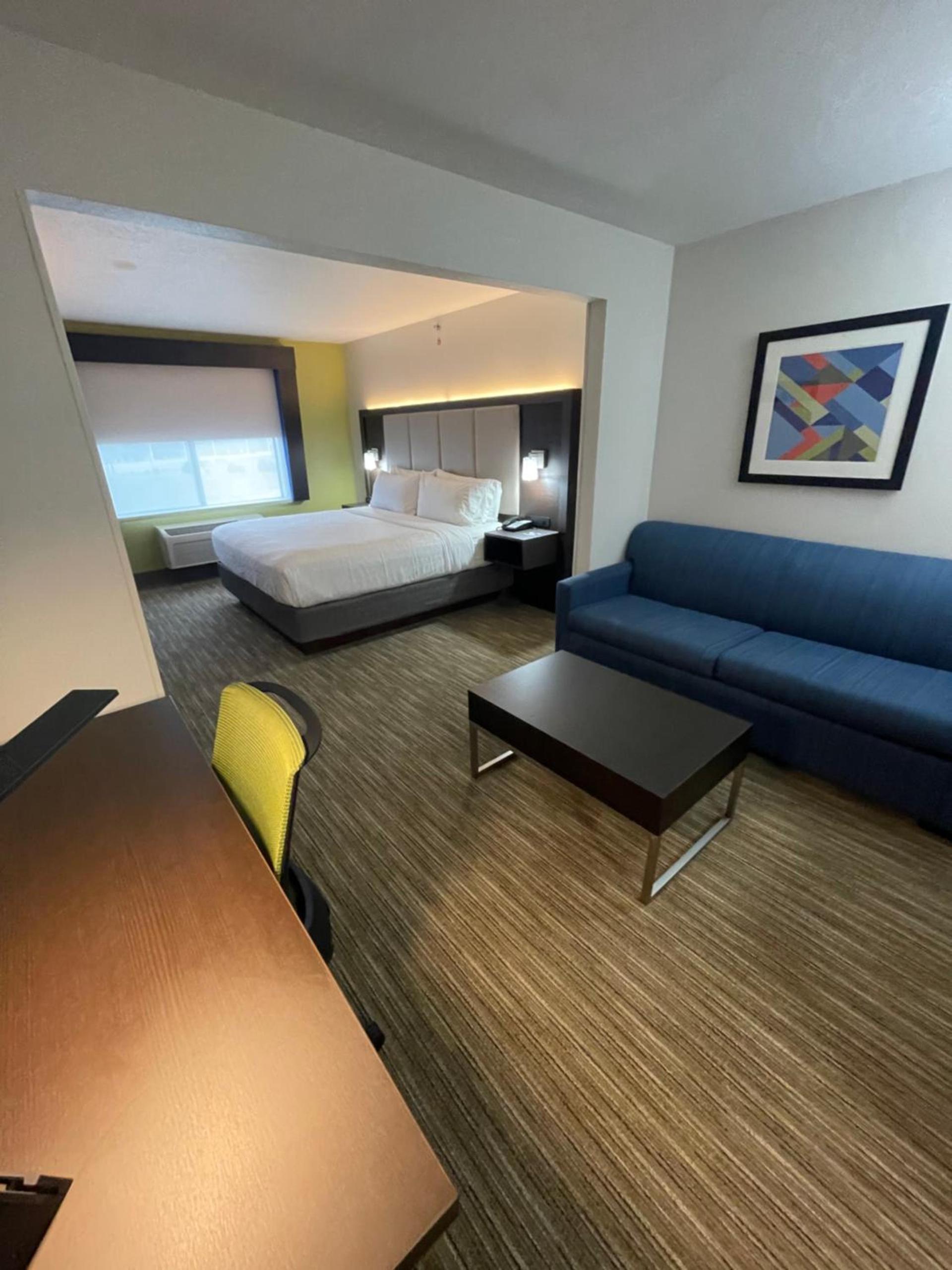Holiday Inn Express Hotel & Suites Las Vegas NM by IHG photo 30