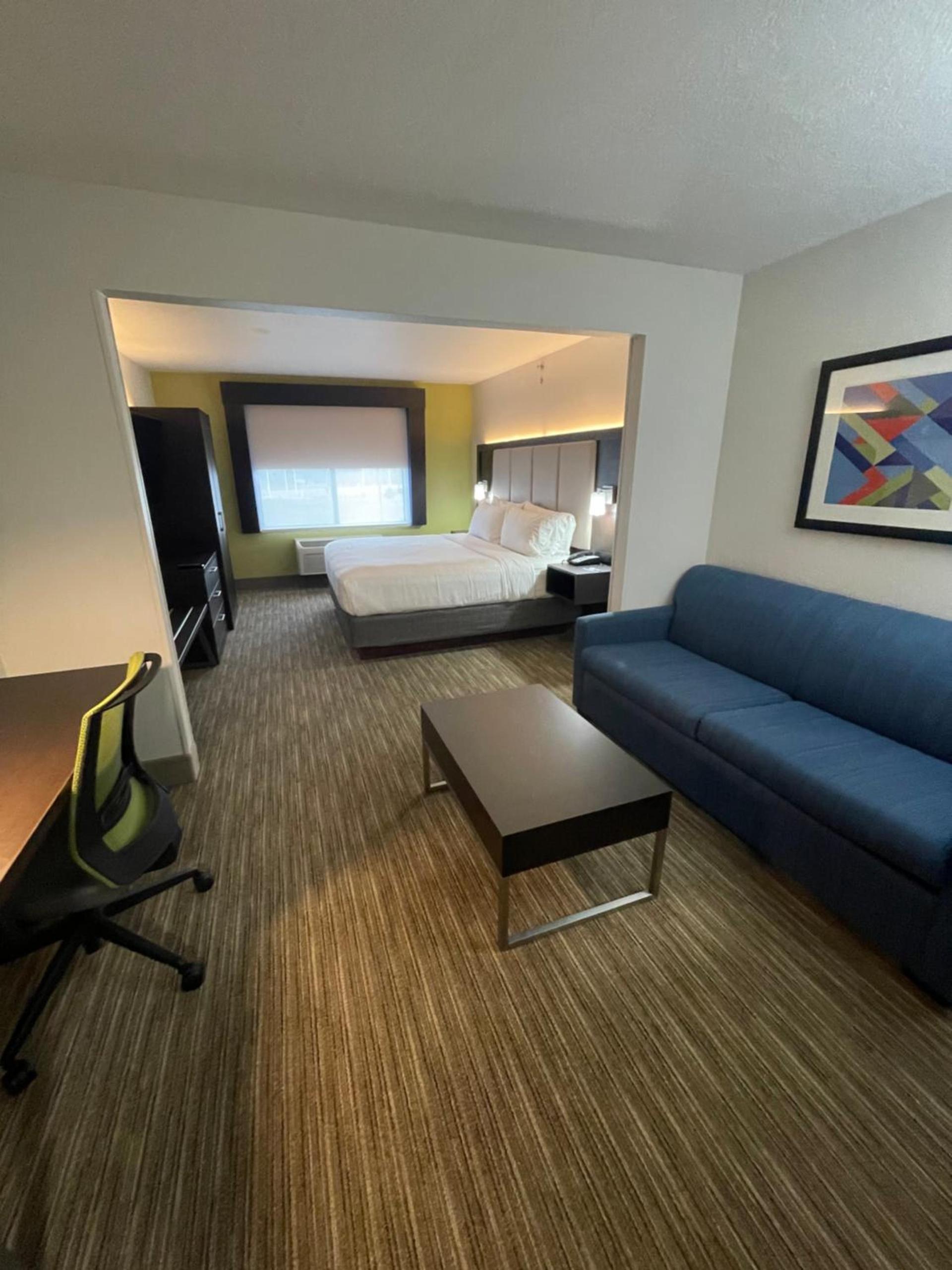 Holiday Inn Express Hotel & Suites Las Vegas NM by IHG photo 57