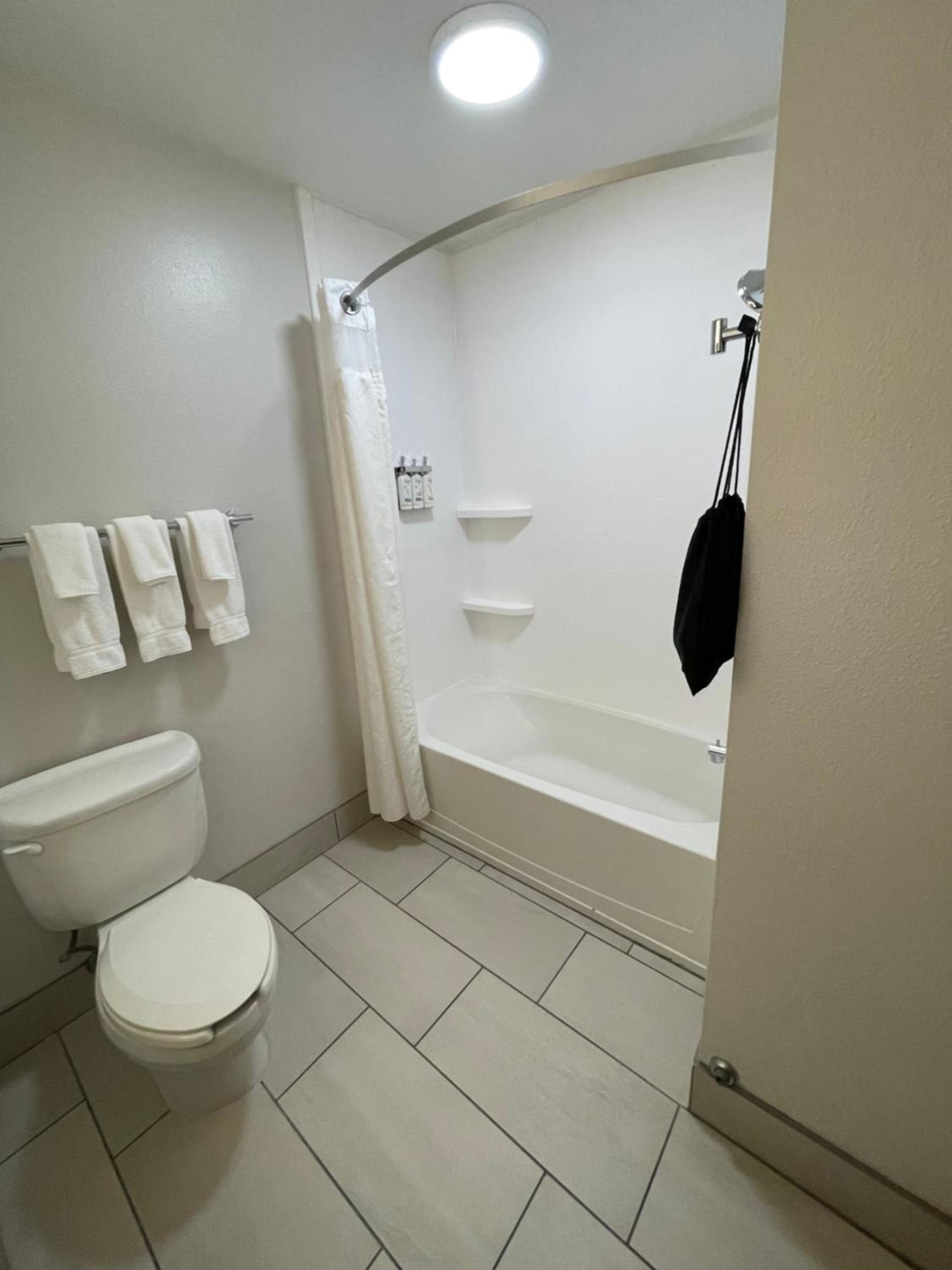 Holiday Inn Express Hotel & Suites Las Vegas NM by IHG photo 40