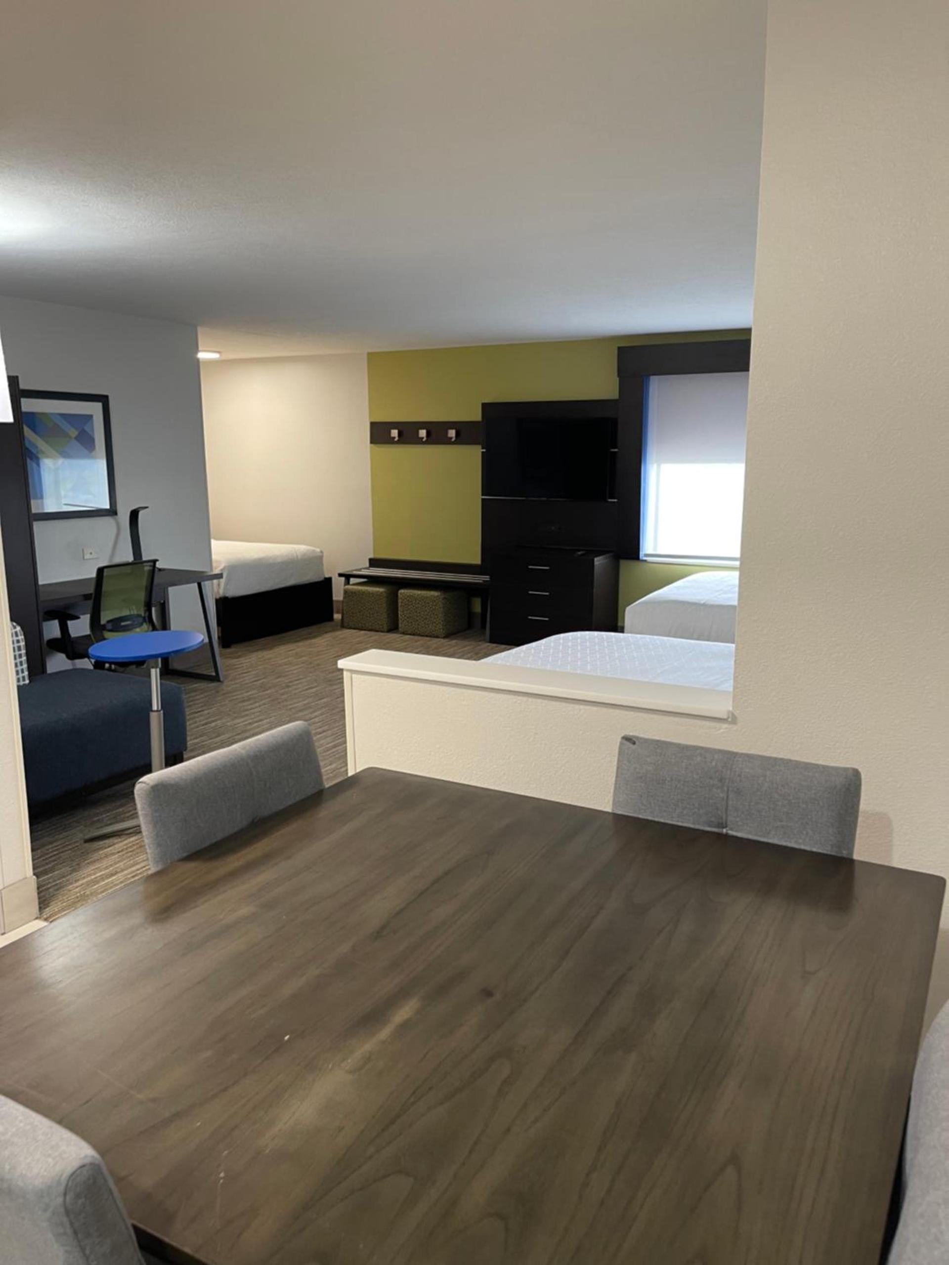 Holiday Inn Express Hotel & Suites Las Vegas NM by IHG photo 12