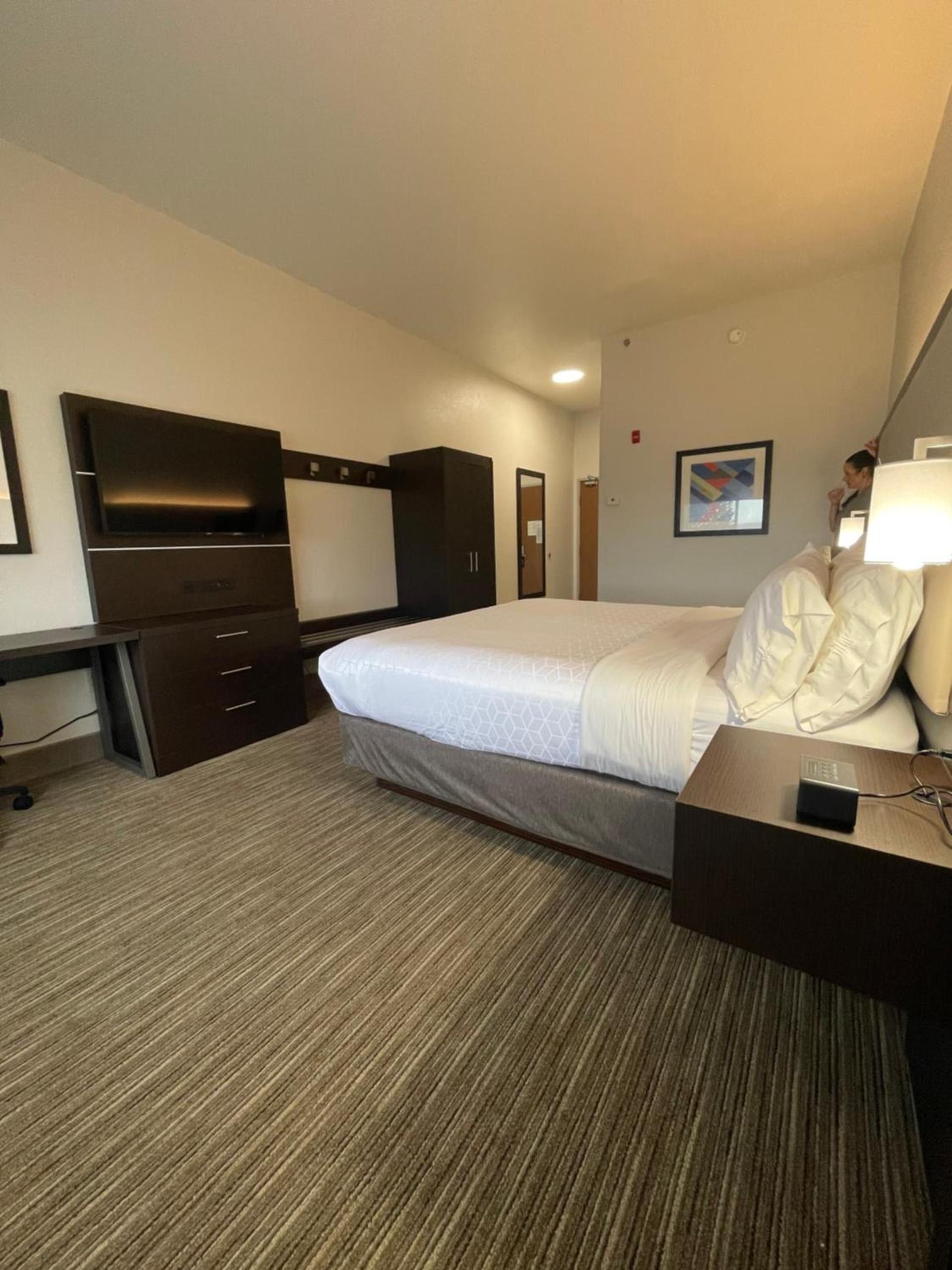 Holiday Inn Express Hotel & Suites Las Vegas NM by IHG photo 50