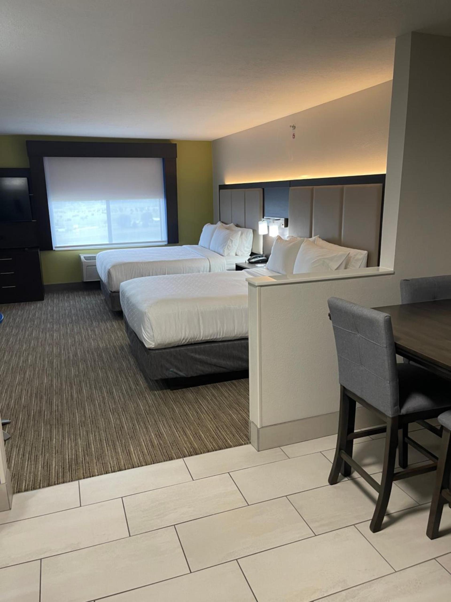 Holiday Inn Express Hotel & Suites Las Vegas NM by IHG photo 47