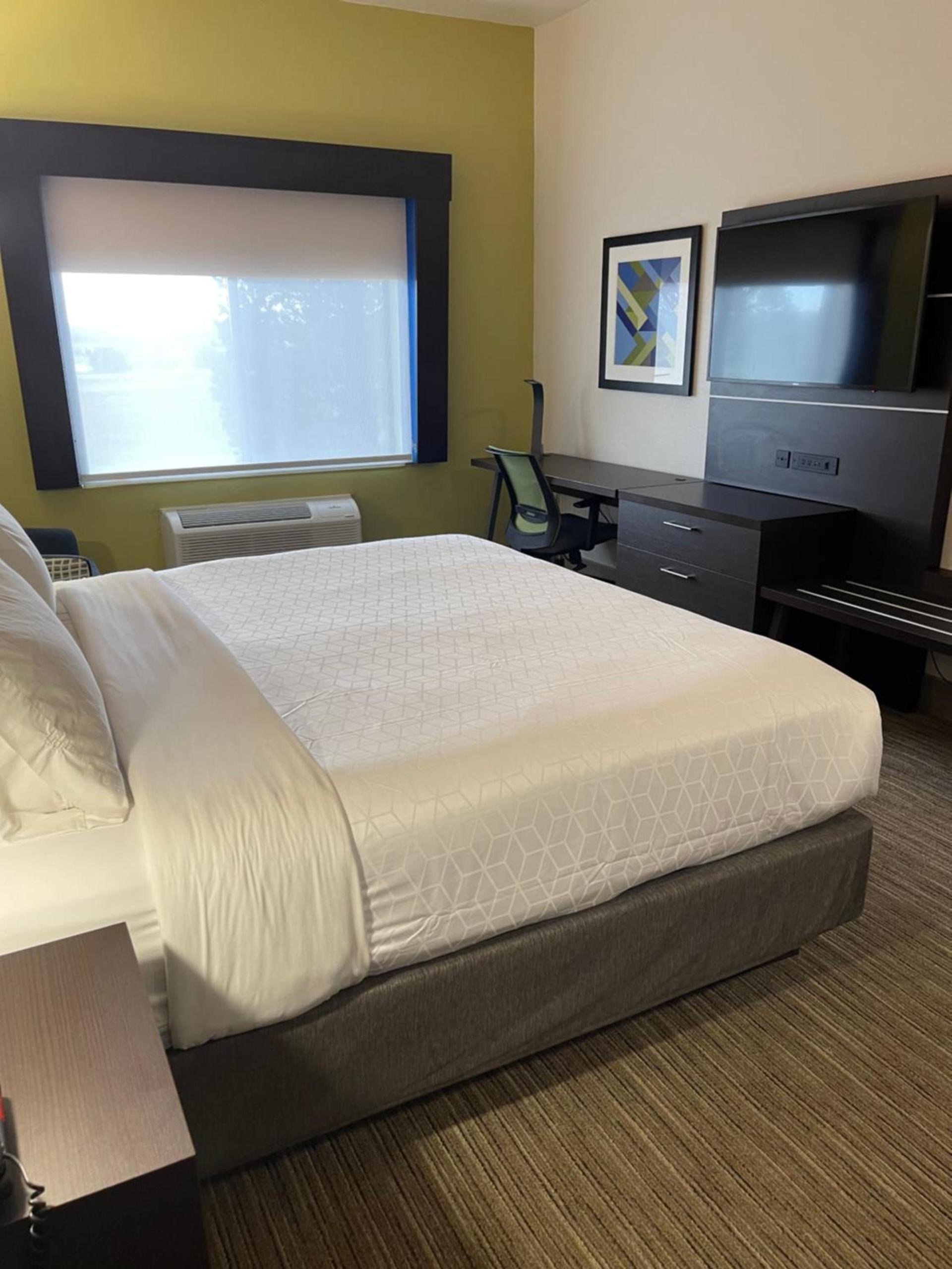 Holiday Inn Express Hotel & Suites Las Vegas NM by IHG photo 48