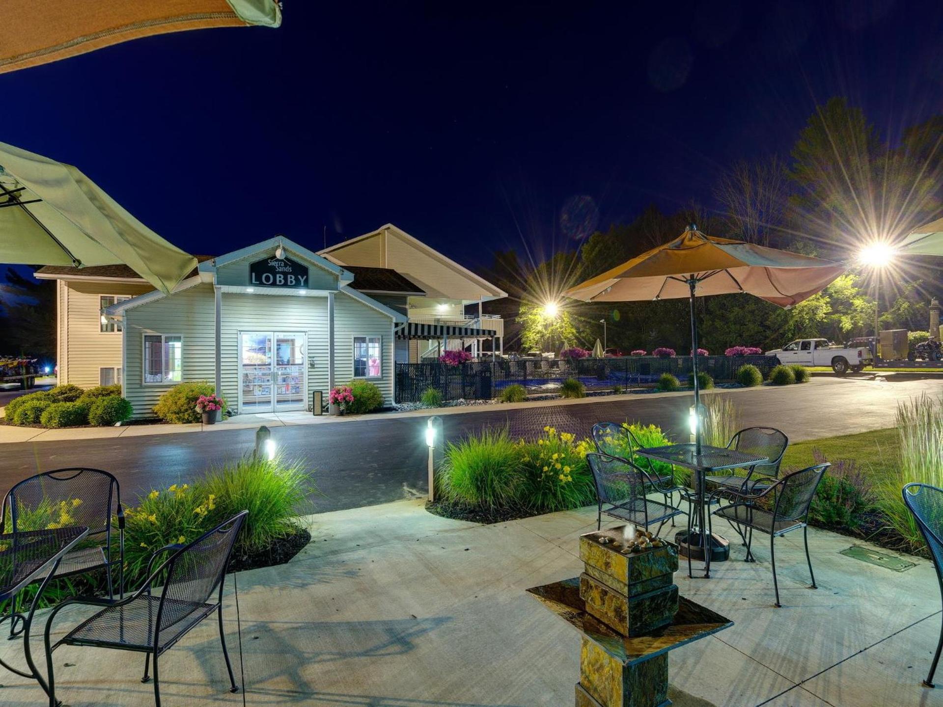 Sierra Sands Family Lodge photo 20