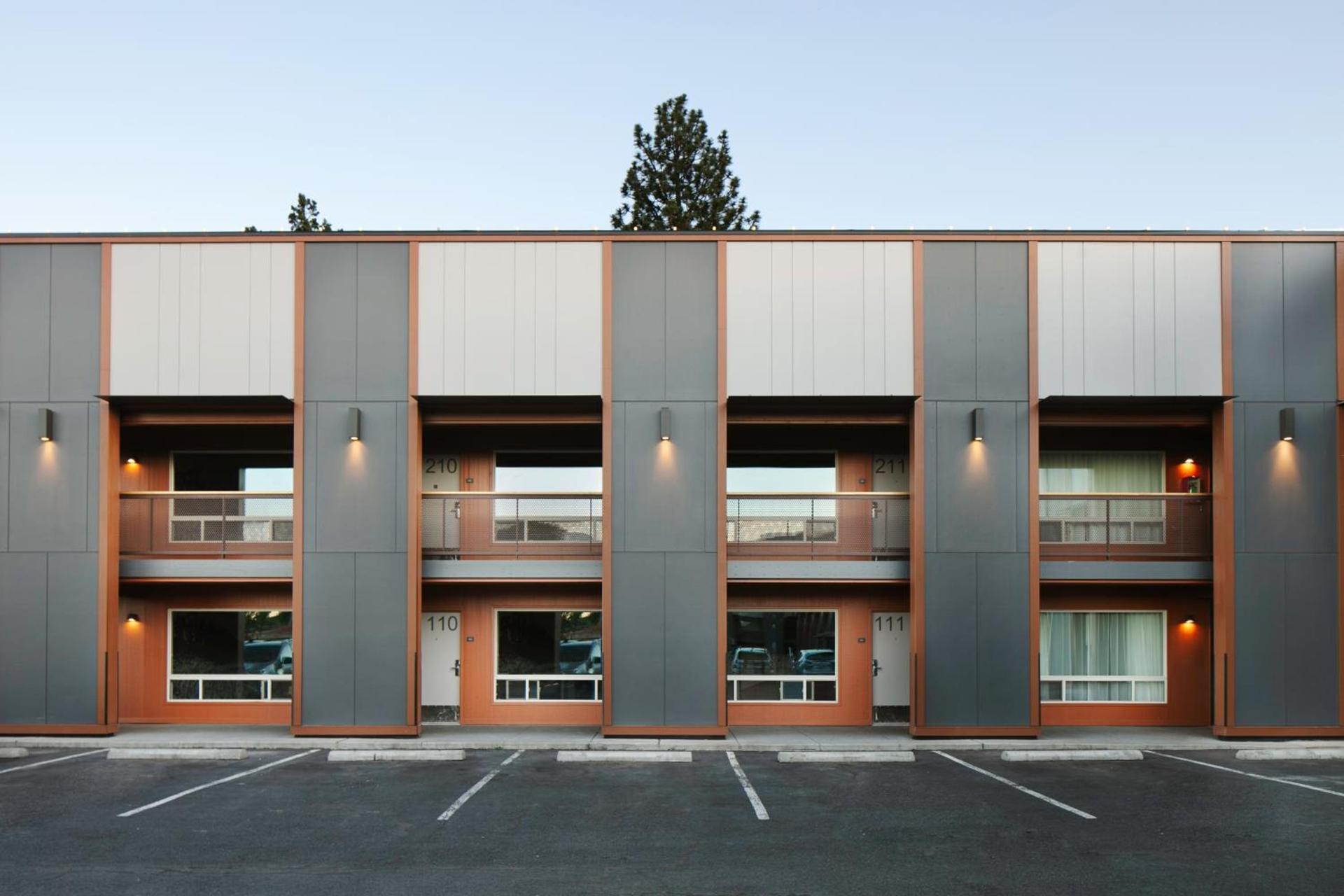 Waypoint Hotel photo 53