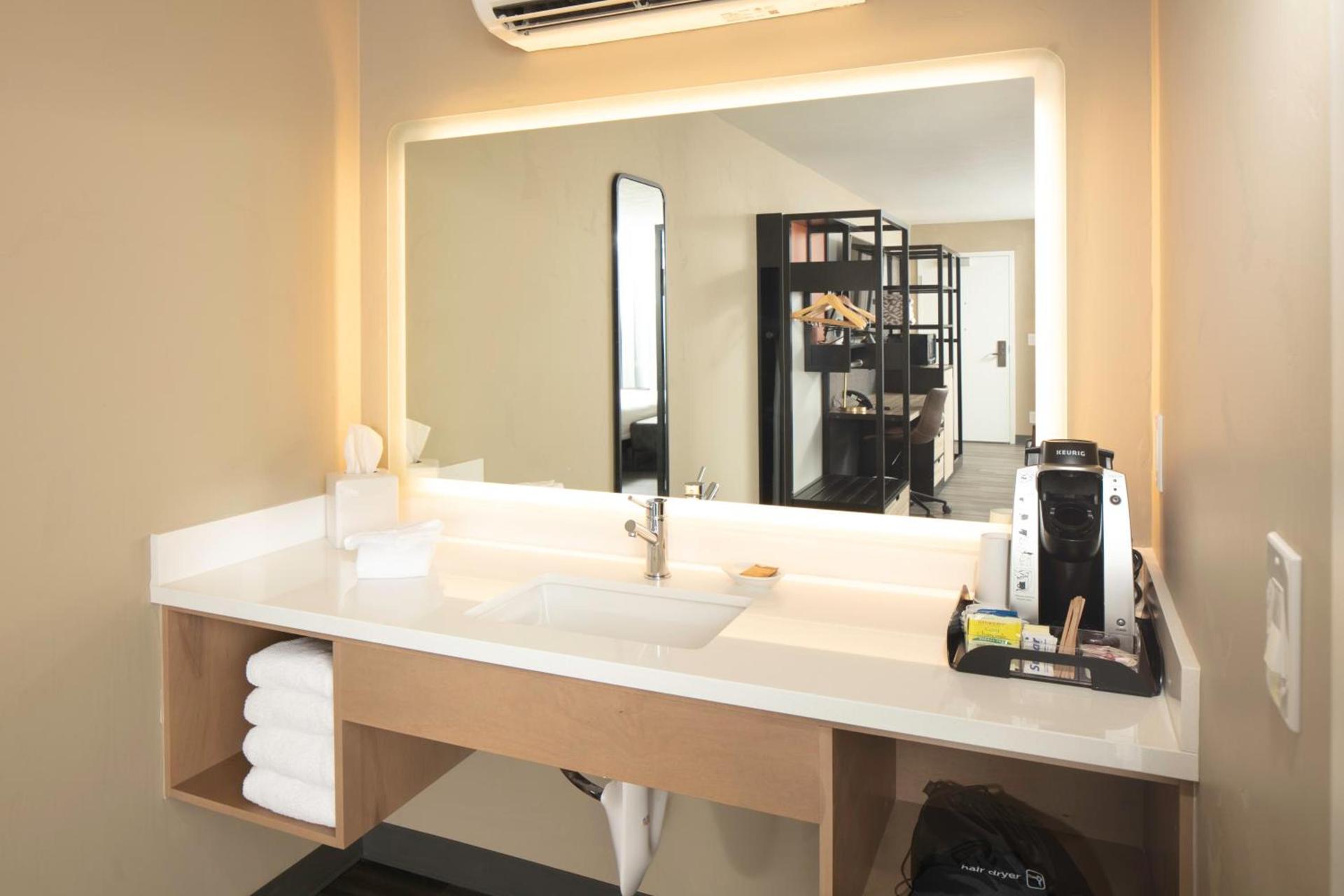 Waypoint Hotel photo 5