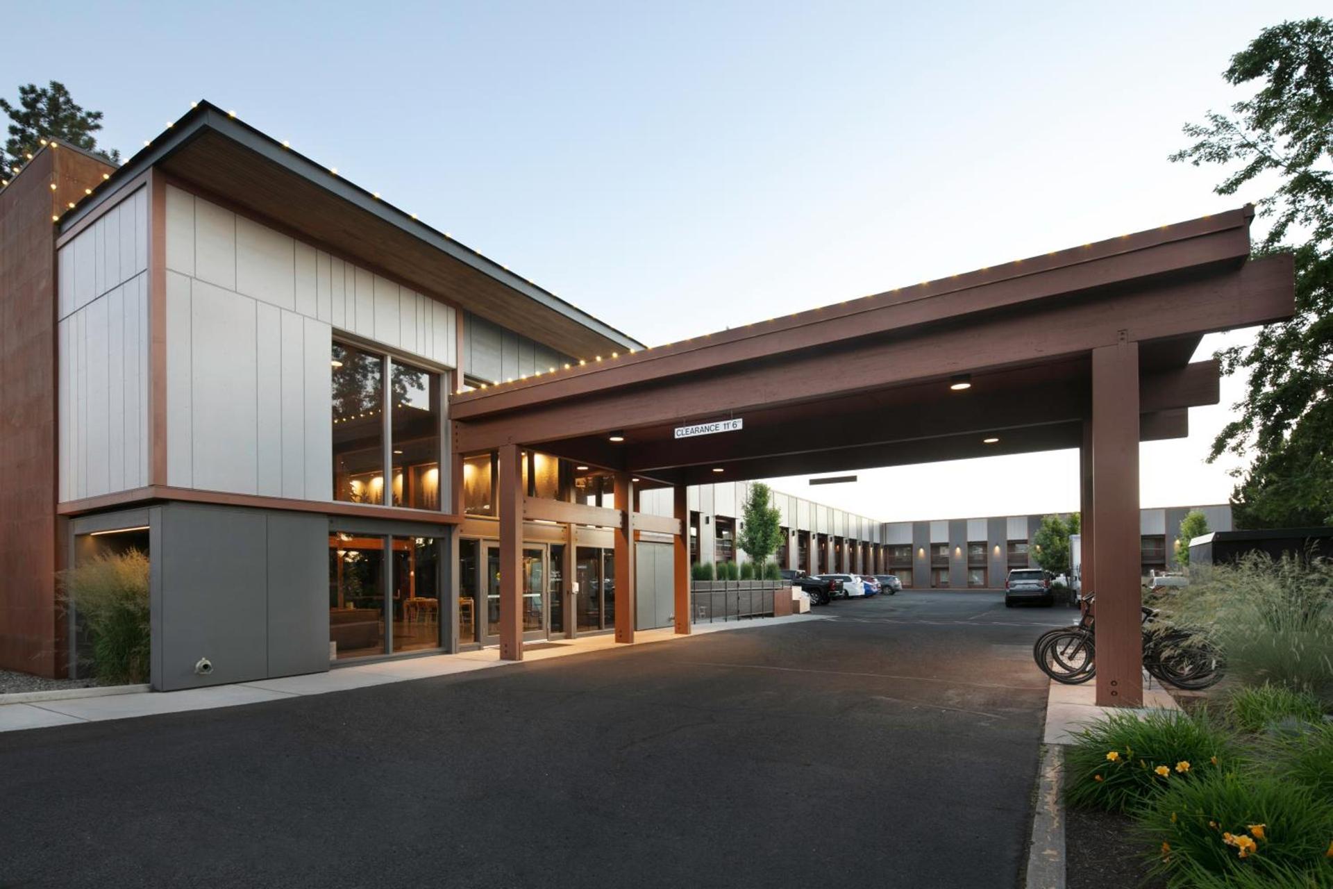 Waypoint Hotel photo 63