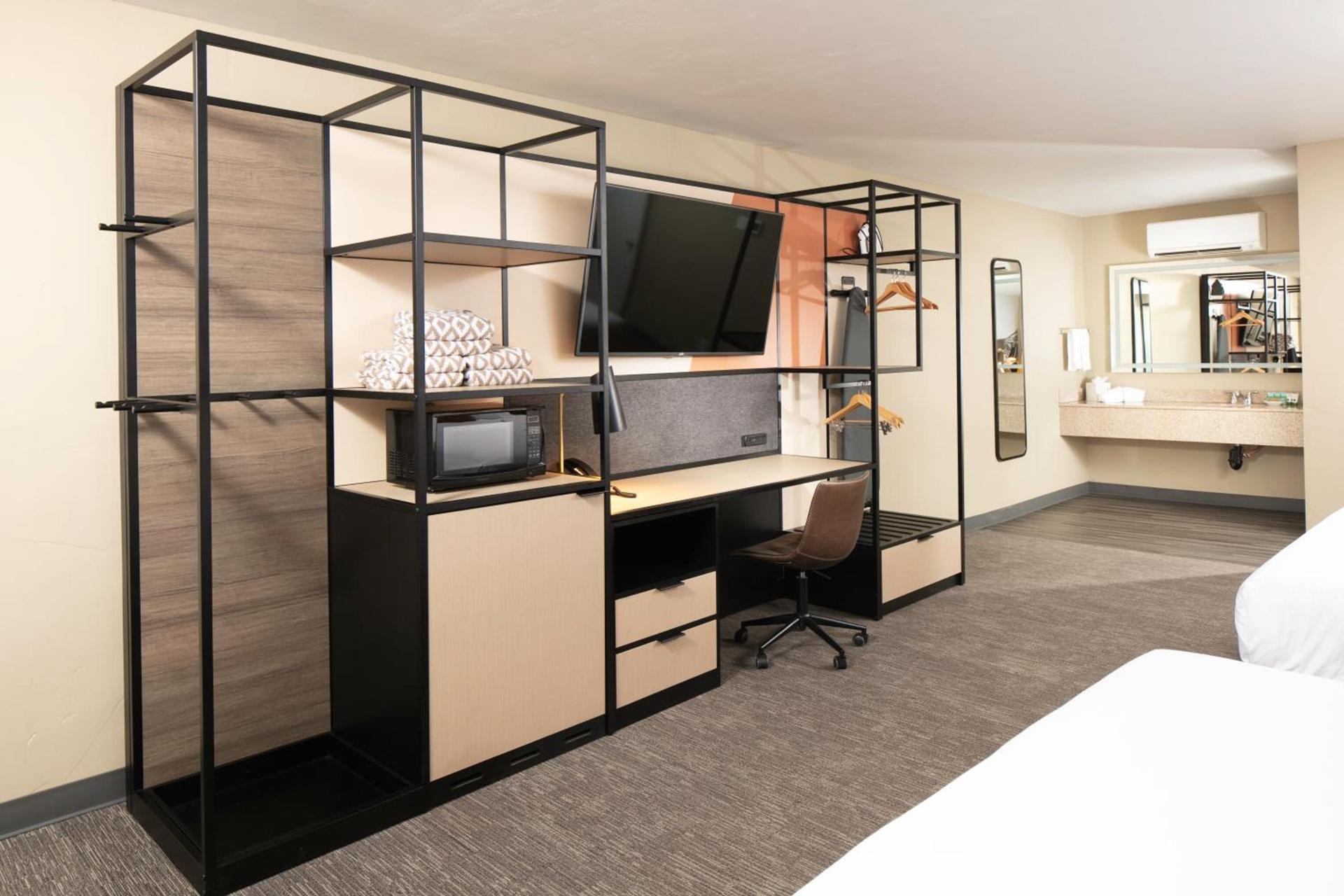 Waypoint Hotel photo 64