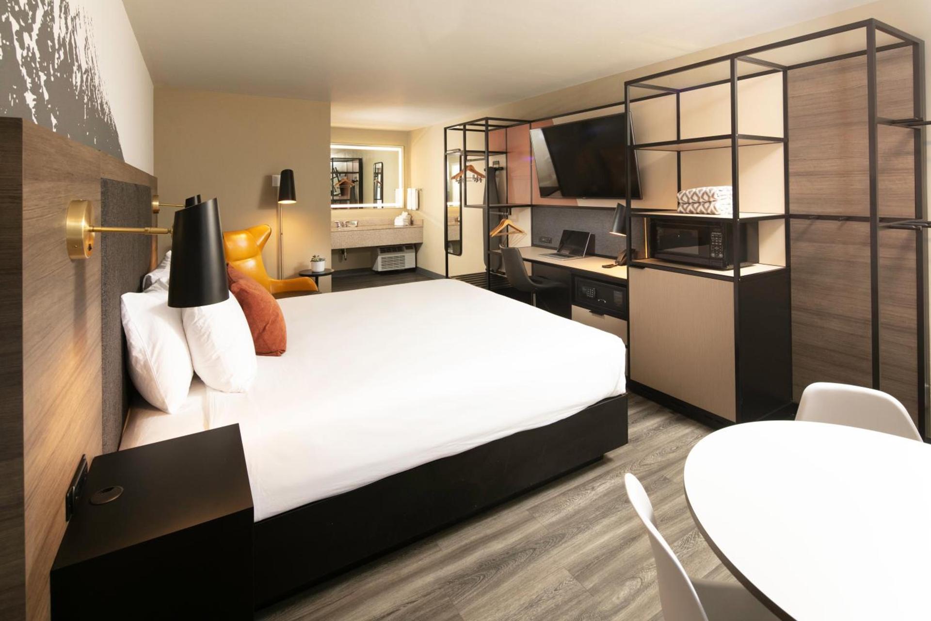 Waypoint Hotel photo 14