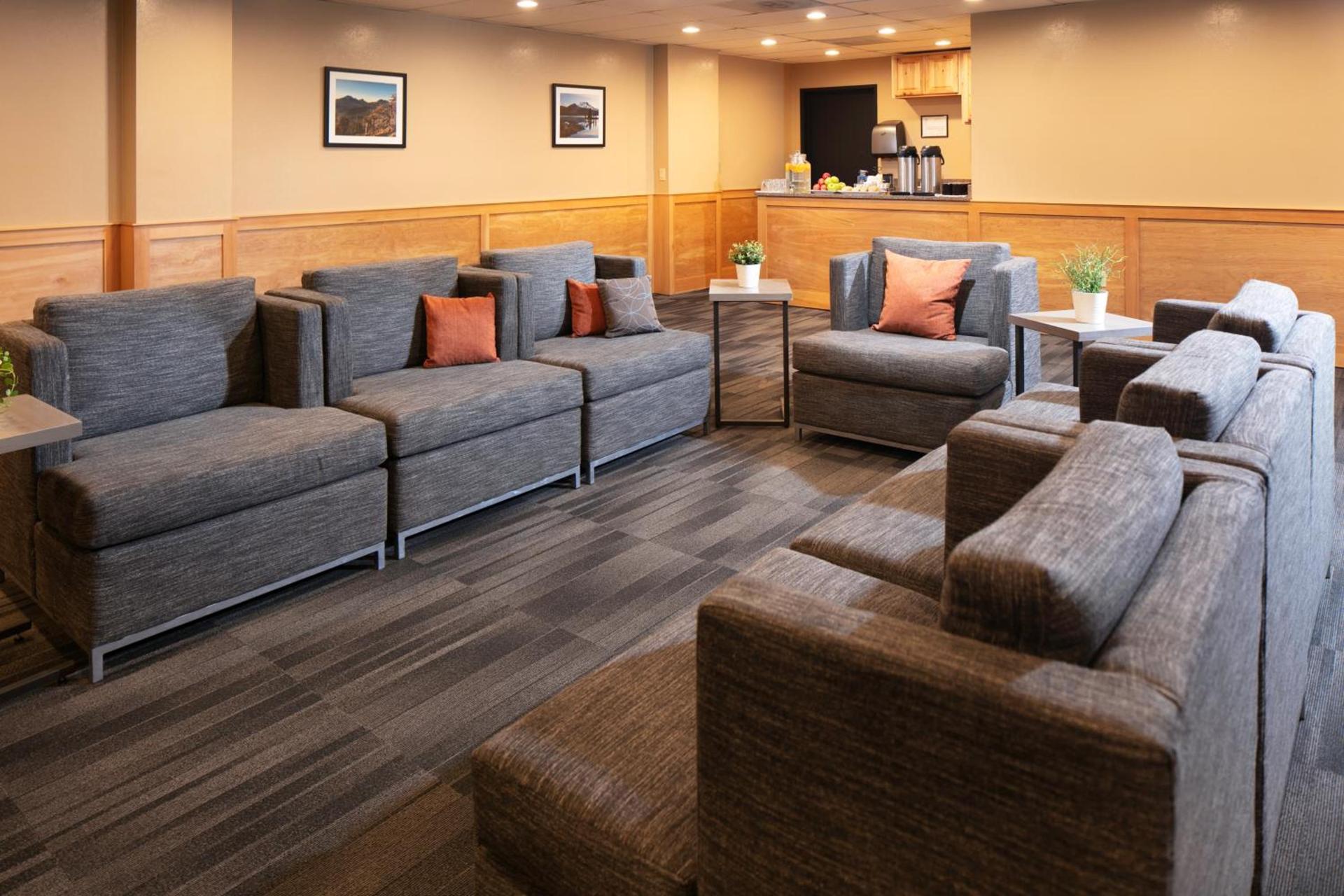 Waypoint Hotel photo 76