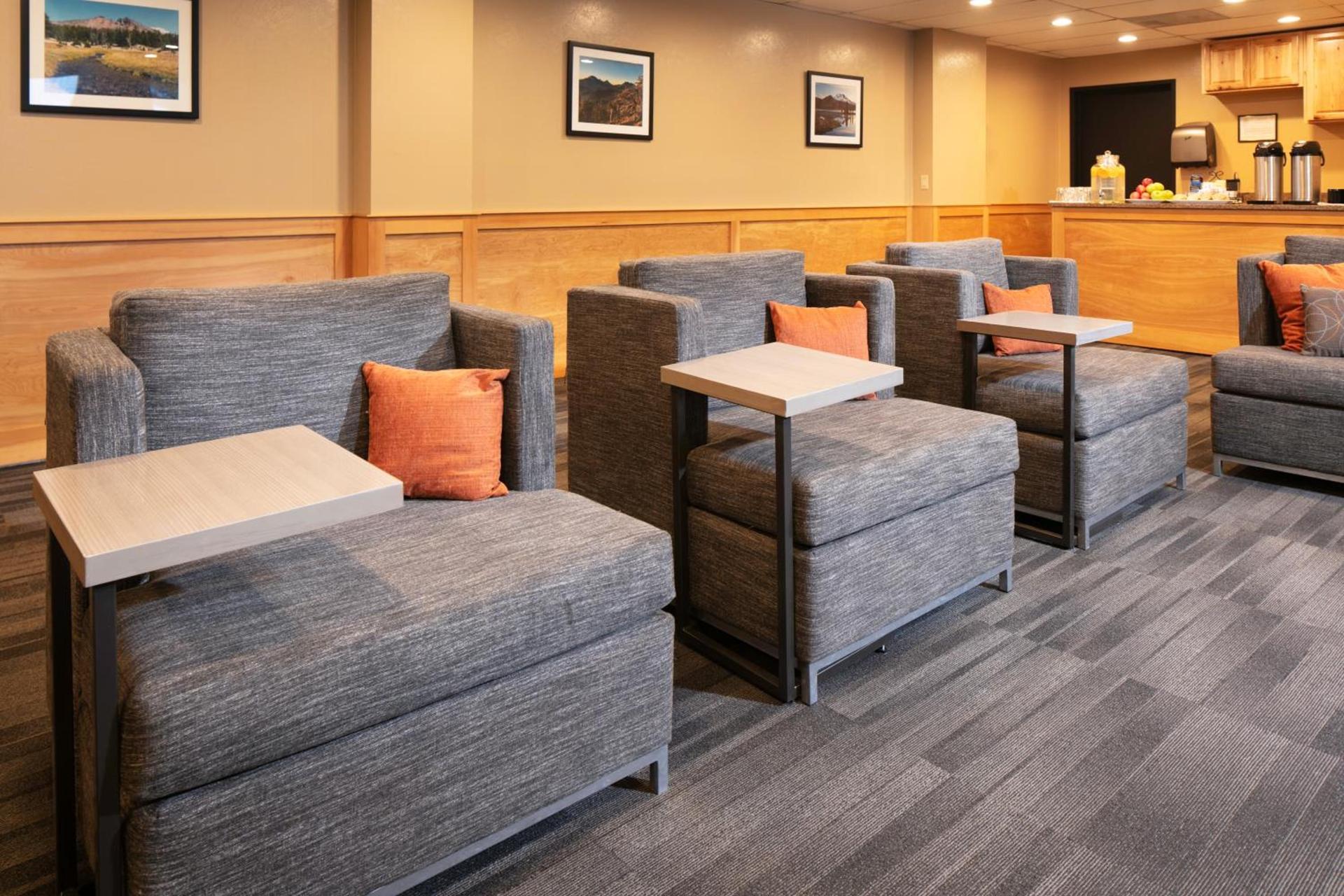 Waypoint Hotel photo 80
