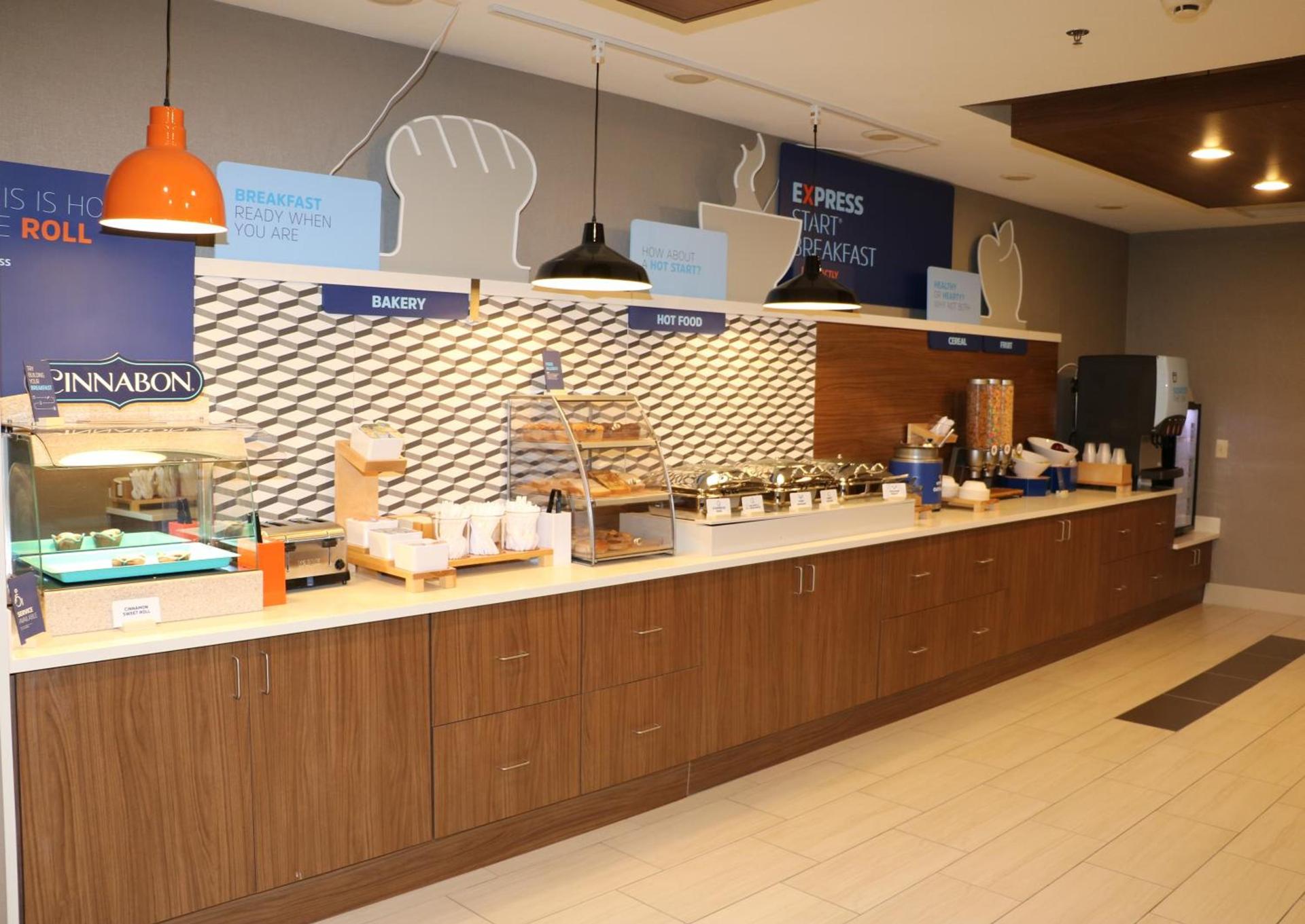 Holiday Inn Express by IHG photo 4
