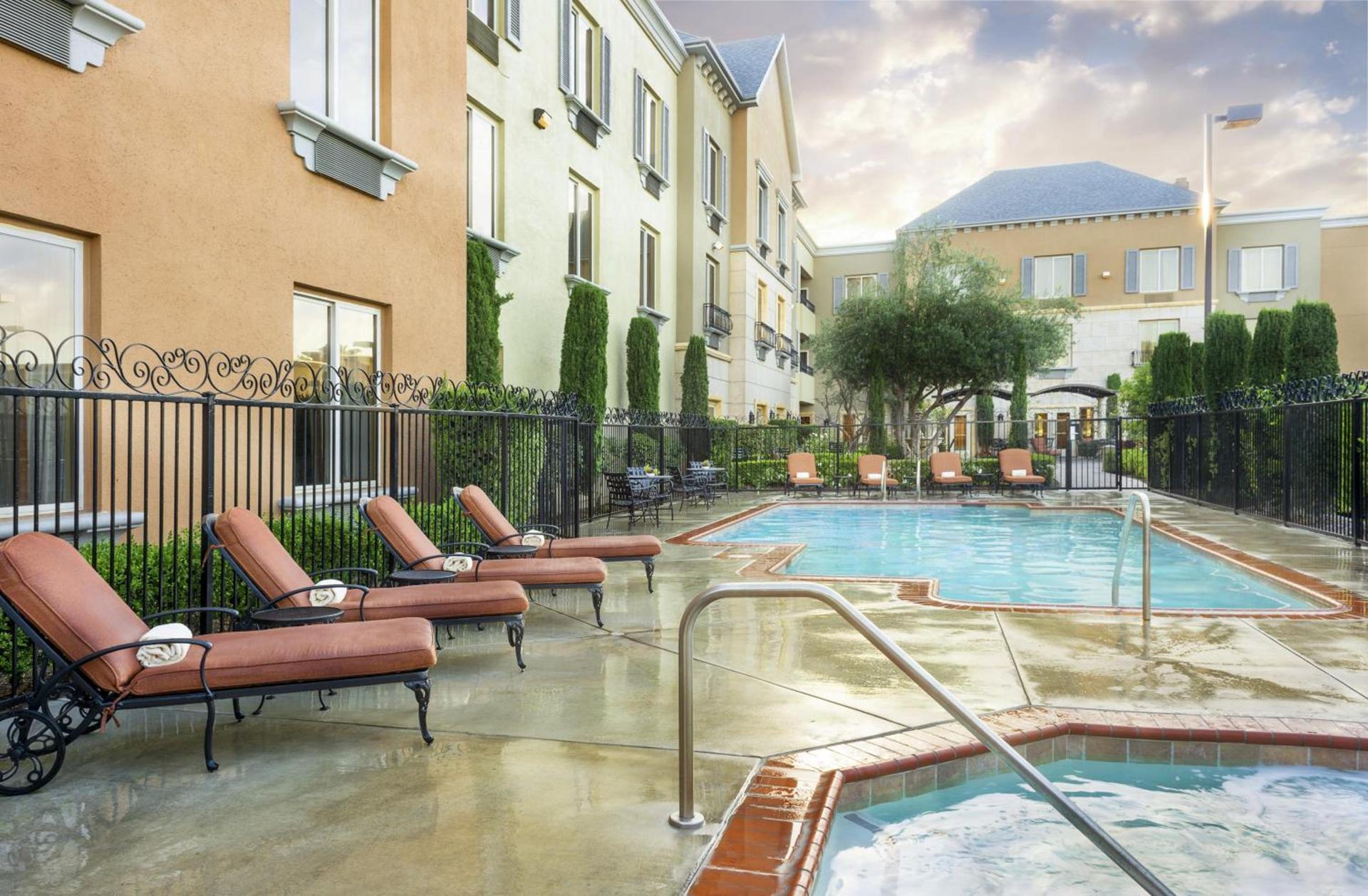 Ayres Hotel Seal Beach - Cypress photo 10