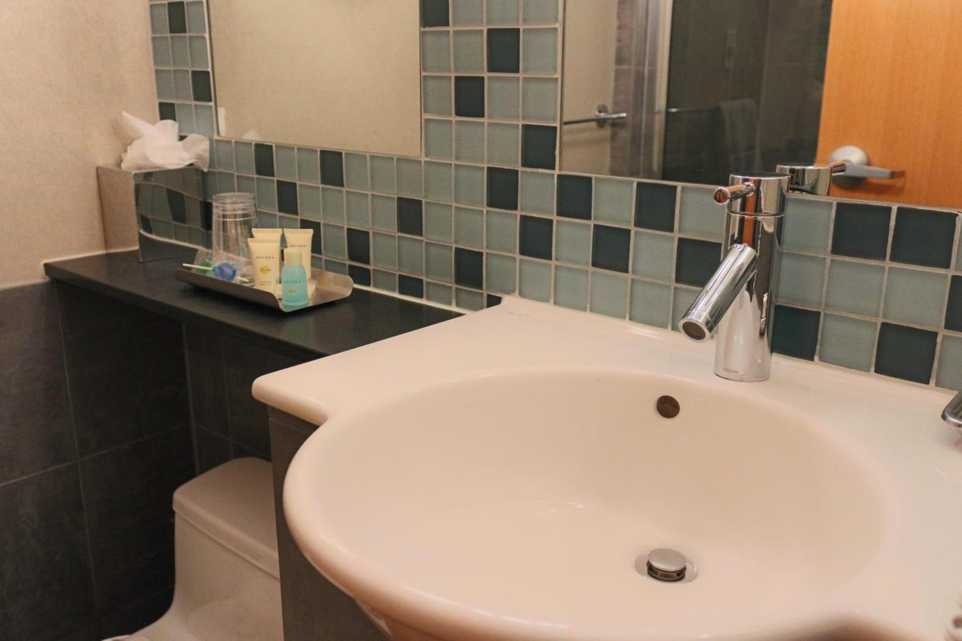Charlesmark Hotel photo 8