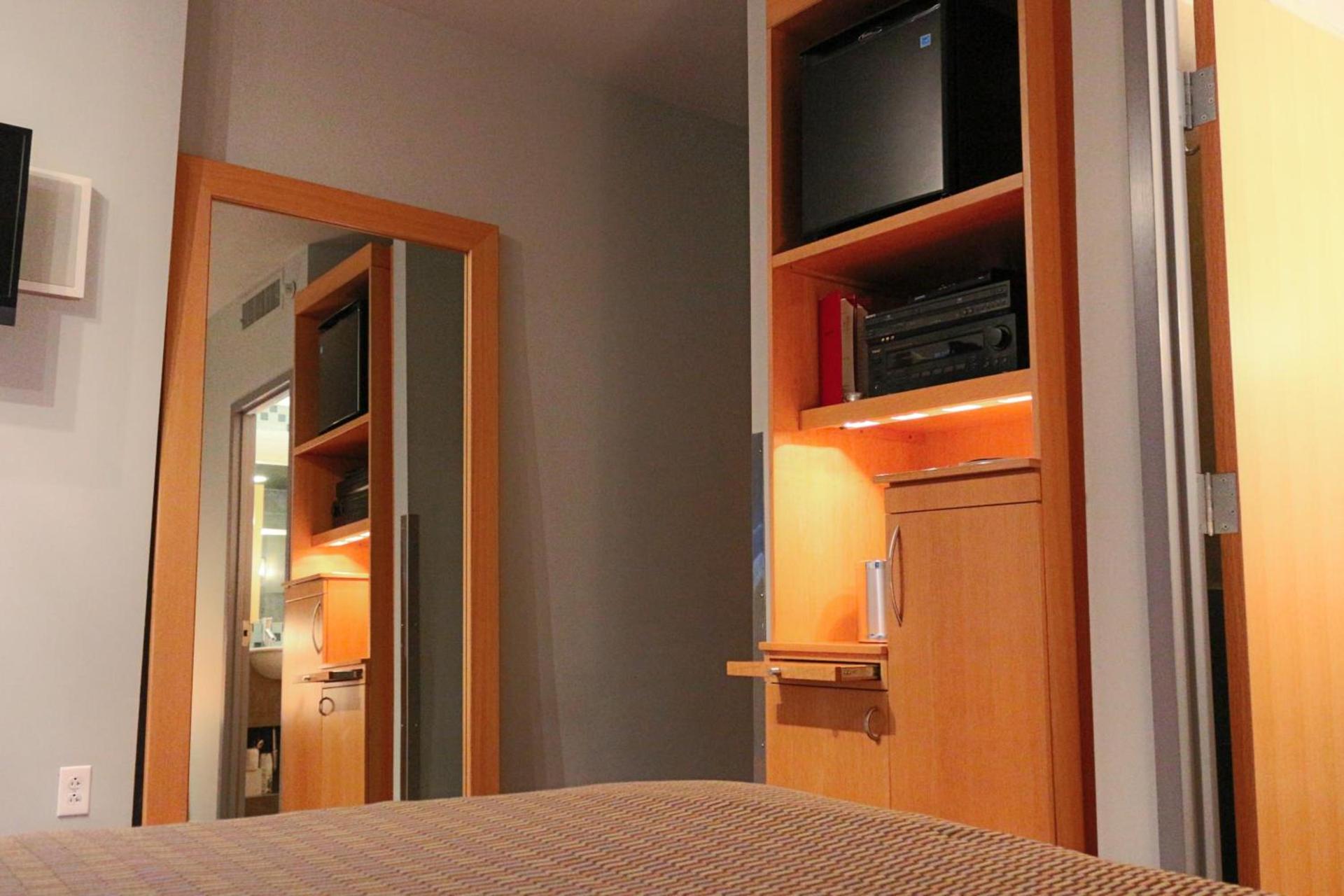 Charlesmark Hotel photo 12