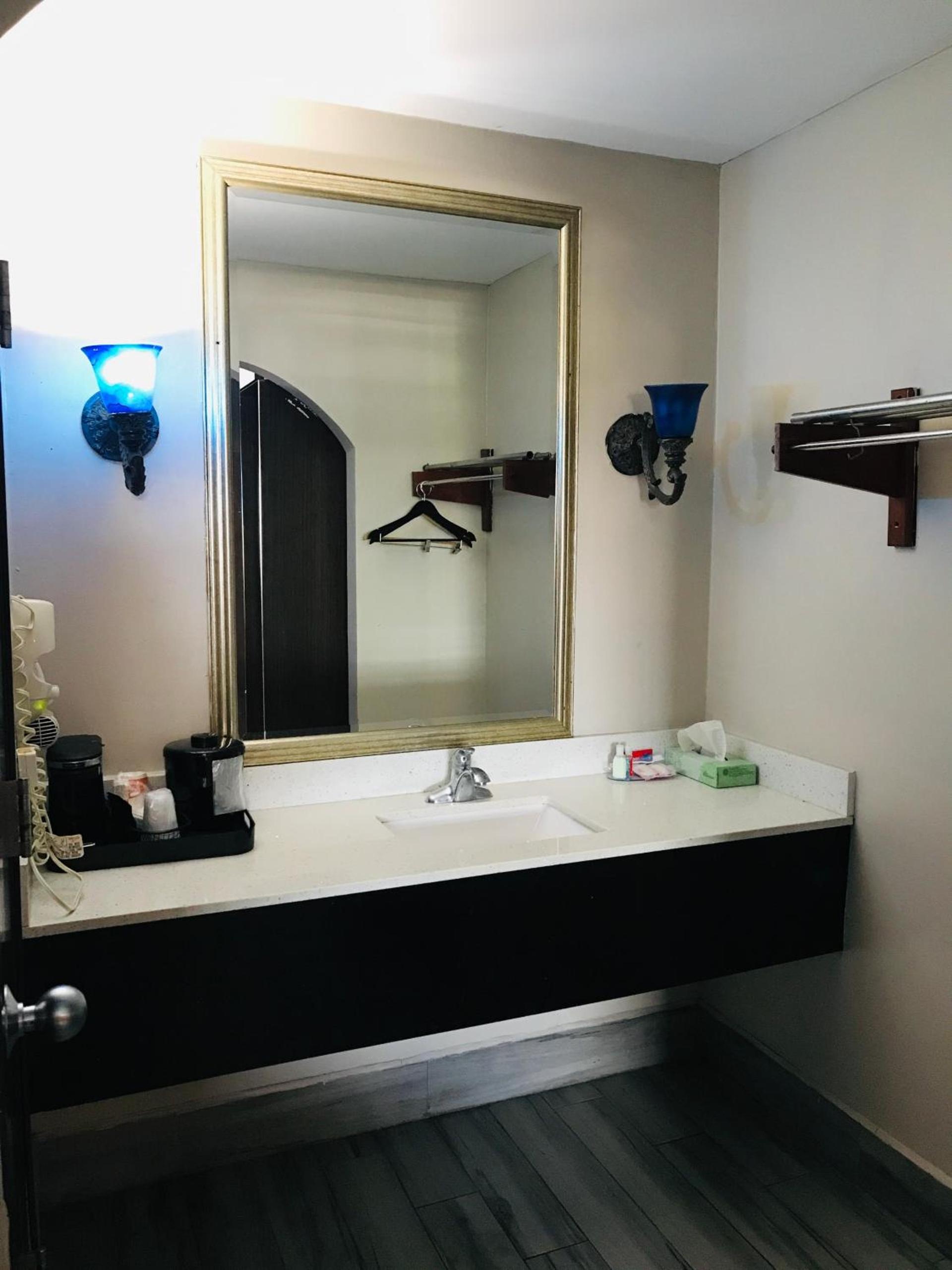 Summit Inn - Houston Medical Center - NRG Park photo 18