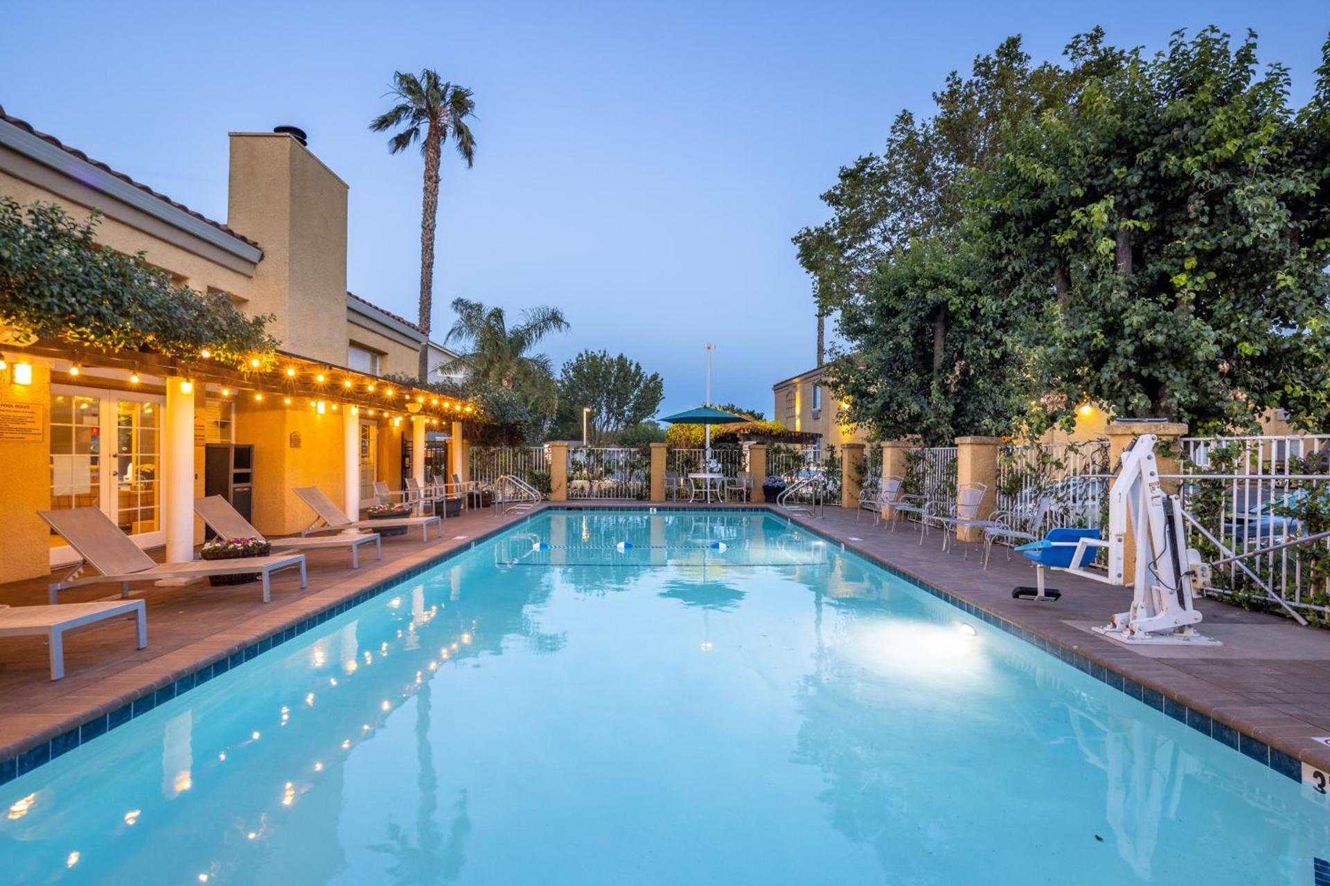 Best Western Plus Dixon Davis photo 2
