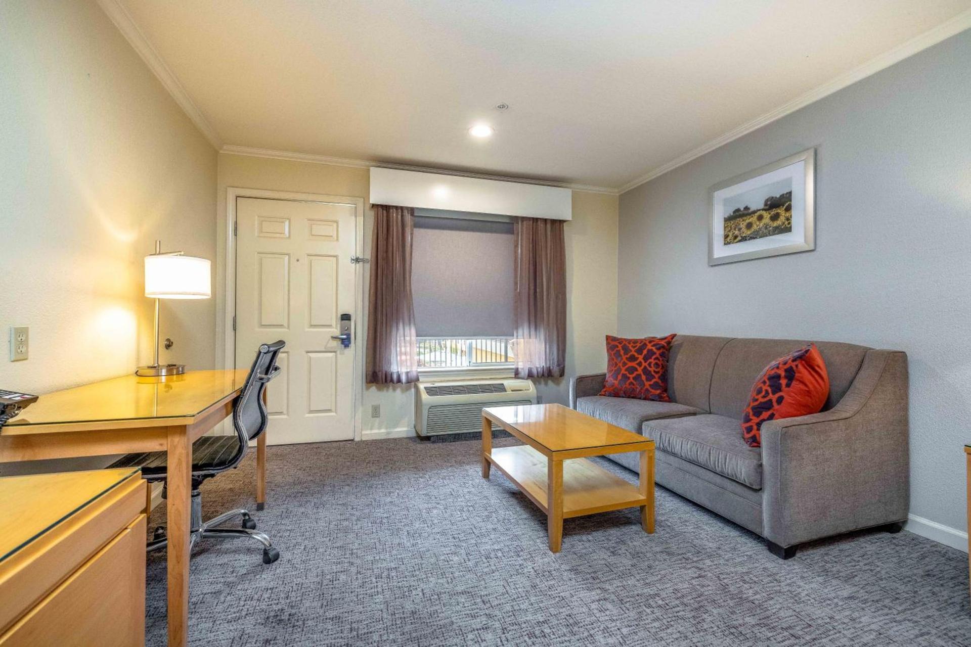 Best Western Plus Dixon Davis photo 17