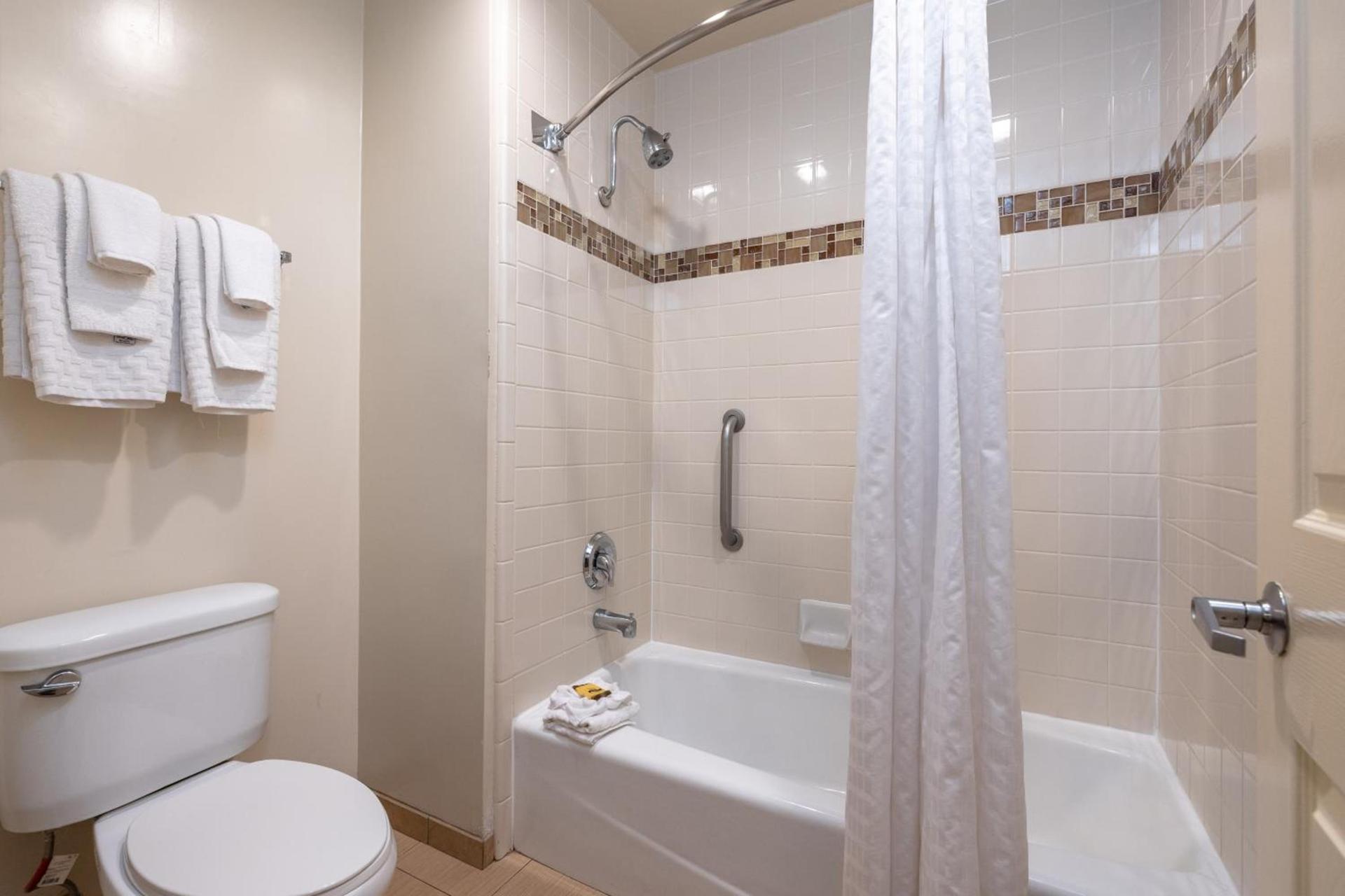 Best Western Plus Dixon Davis photo 27