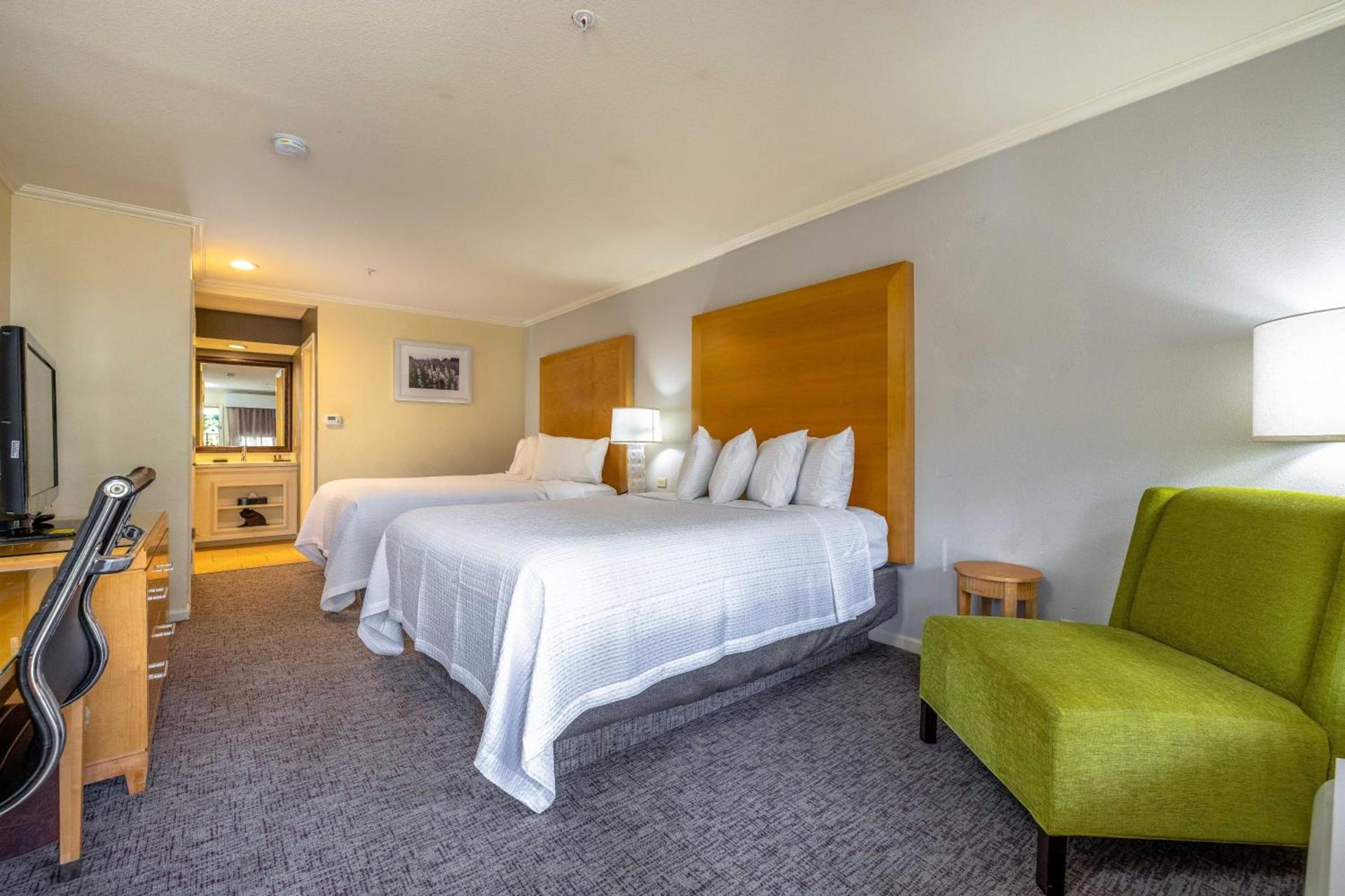 Best Western Plus Dixon Davis photo 13