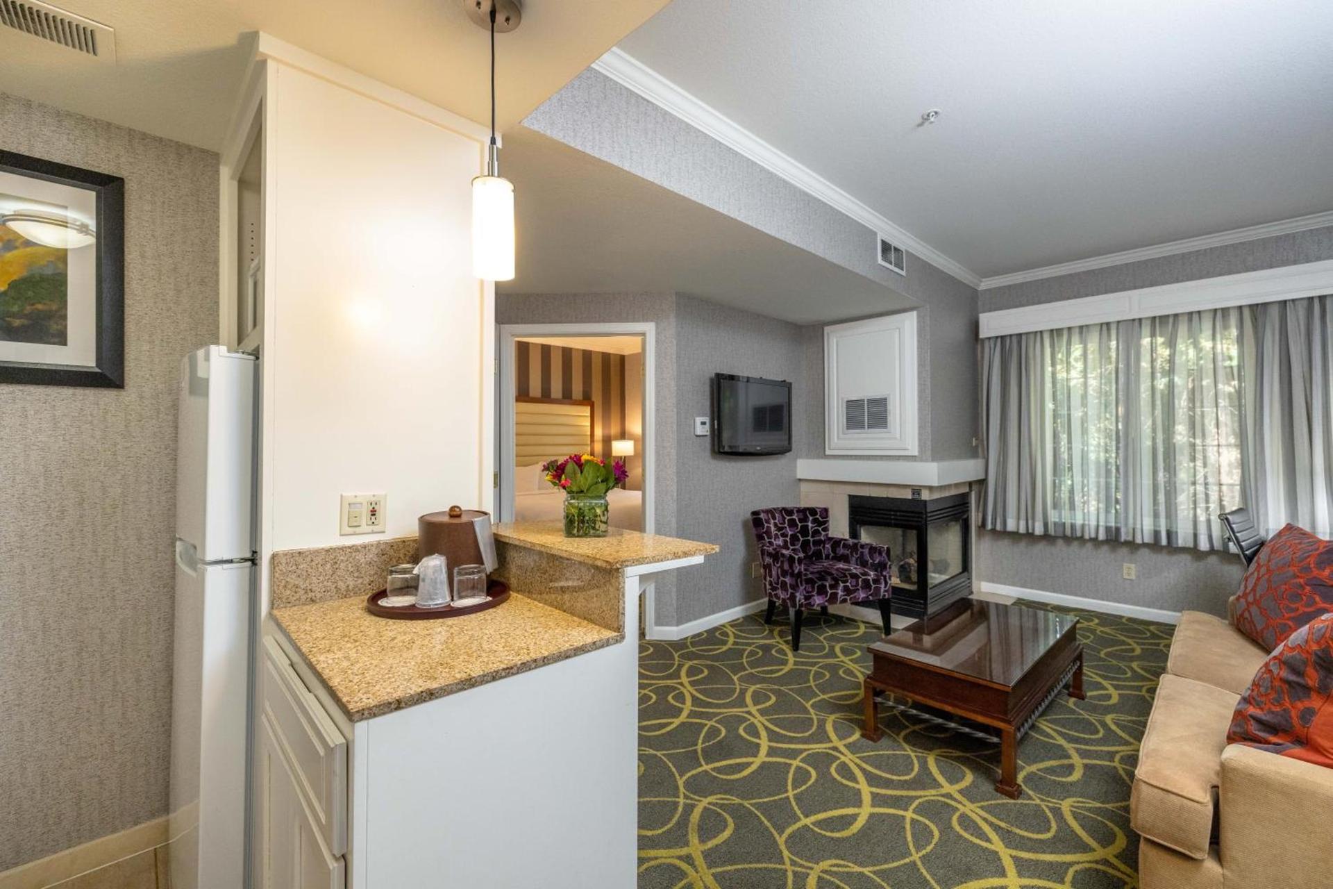 Best Western Plus Dixon Davis photo 12