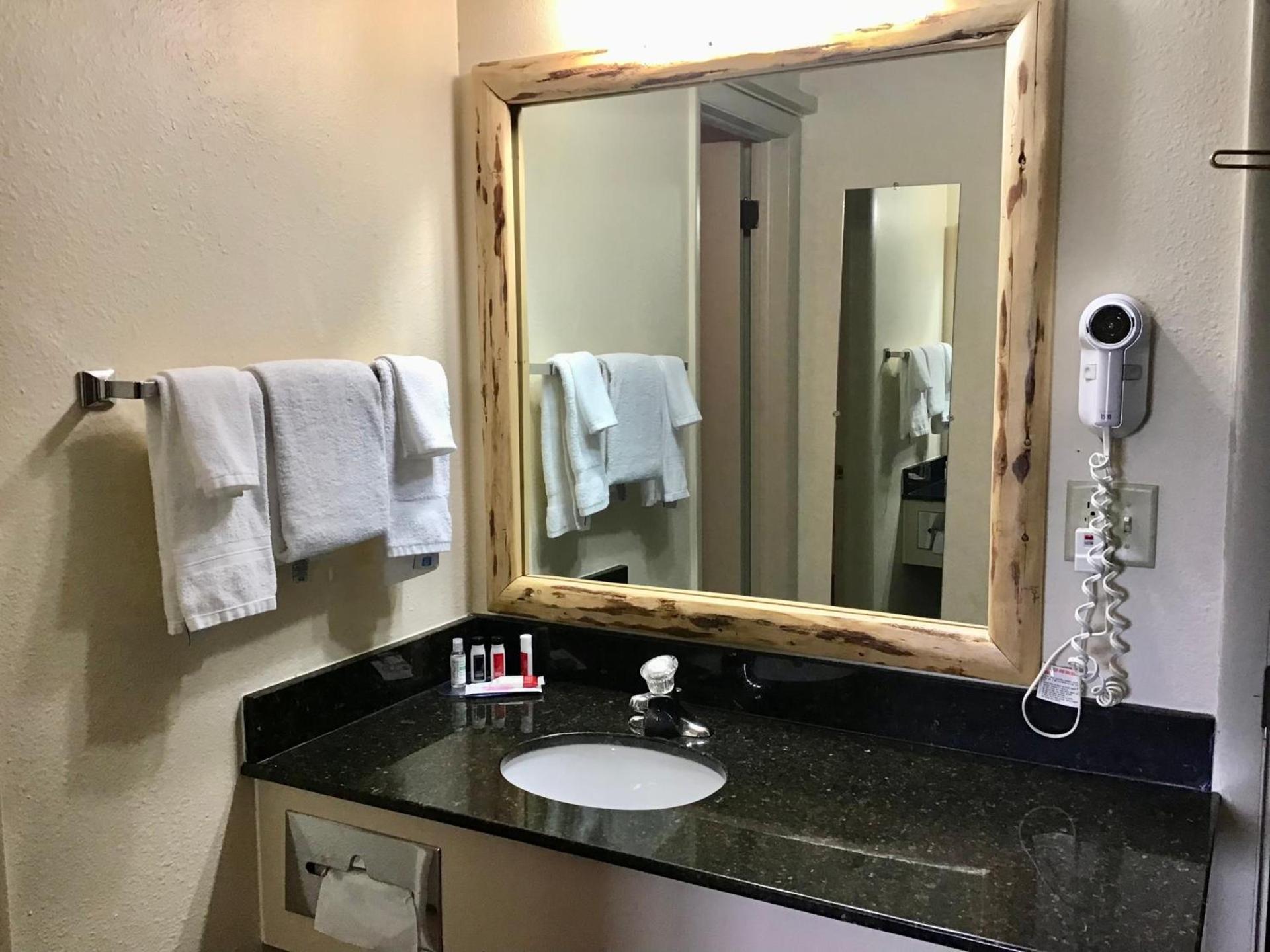 Studio 6 Suites Butte MT I-90 I-15 photo 15