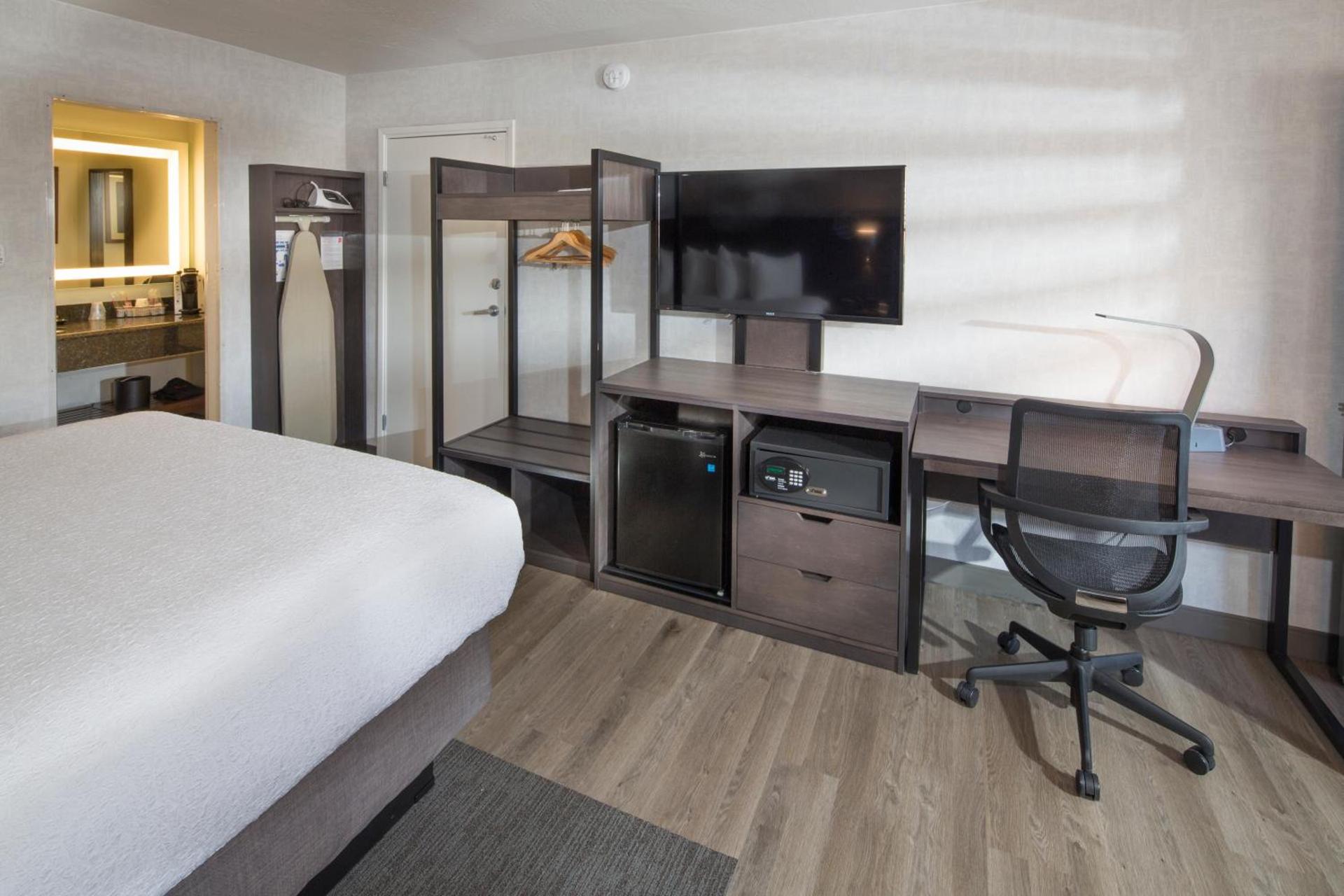 Best Western Plus Hilltop Inn photo 37