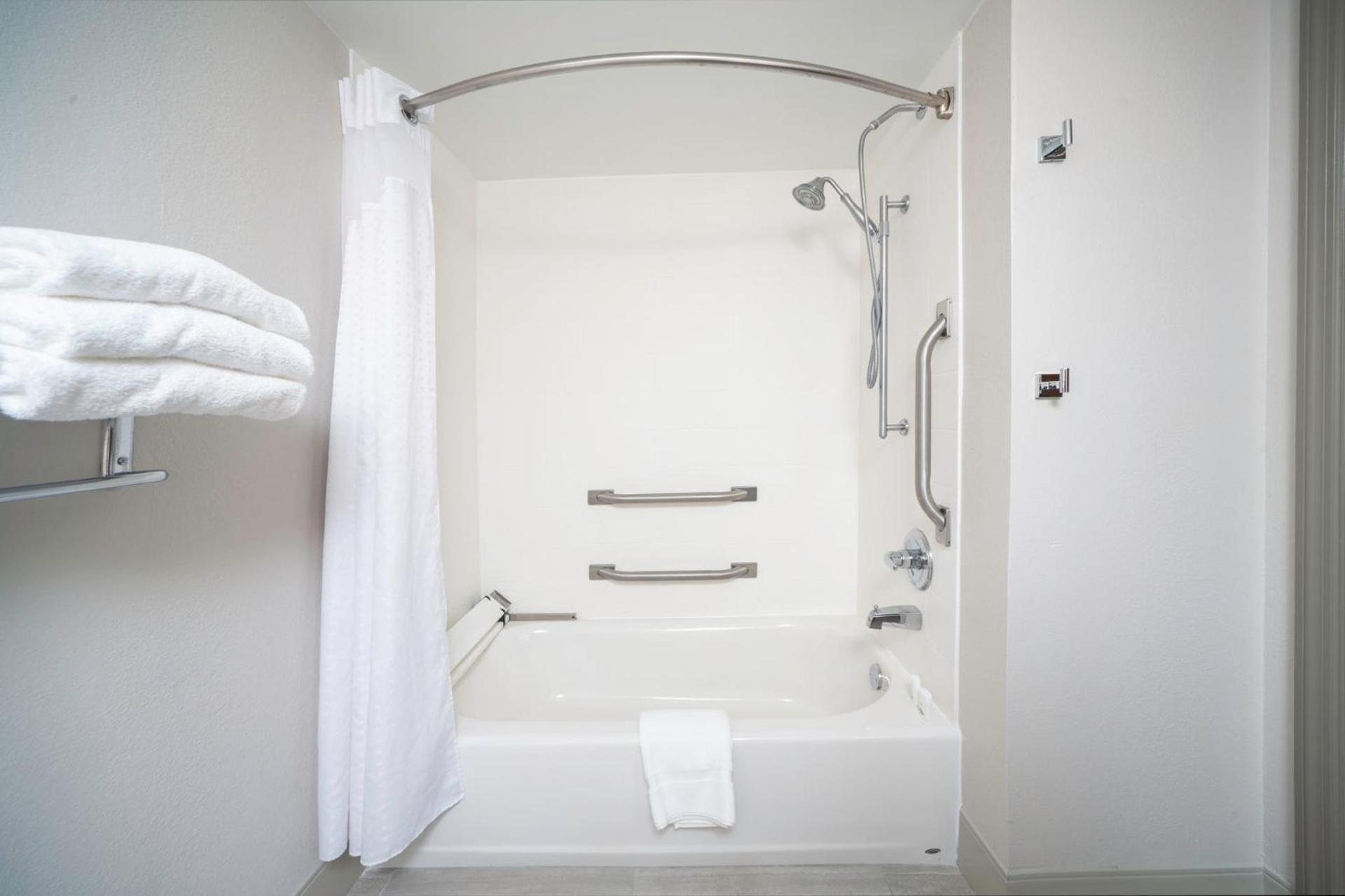 Holiday Inn Express and Suites Atlanta-Johns Creek by IHG photo 27