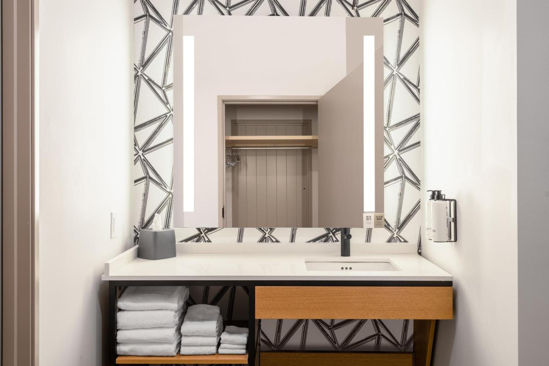 Atwell Suites Denver Airport - Tower Road by IHG photo 40