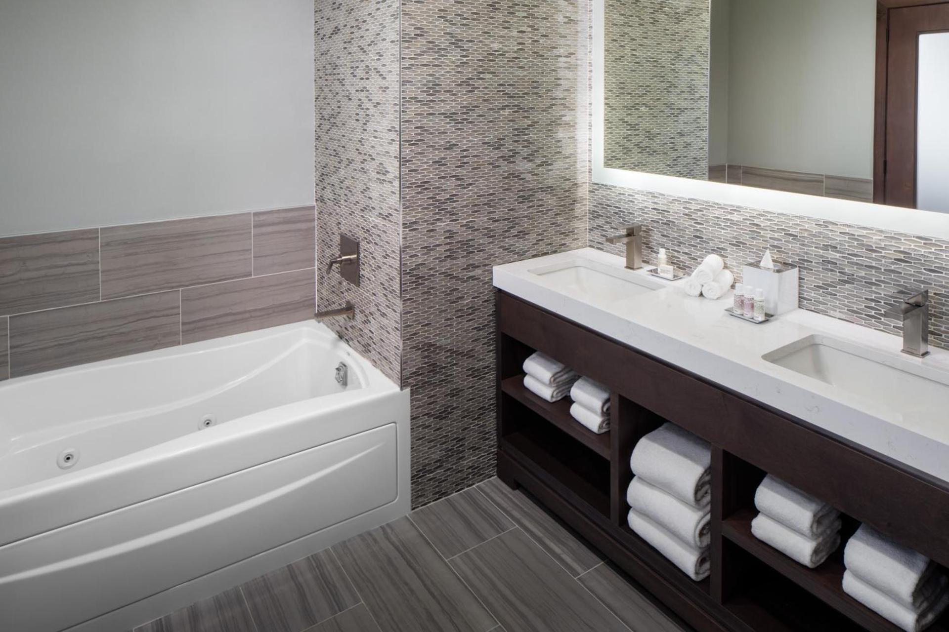 Hotel Indigo Flushing - LaGuardia photo 17