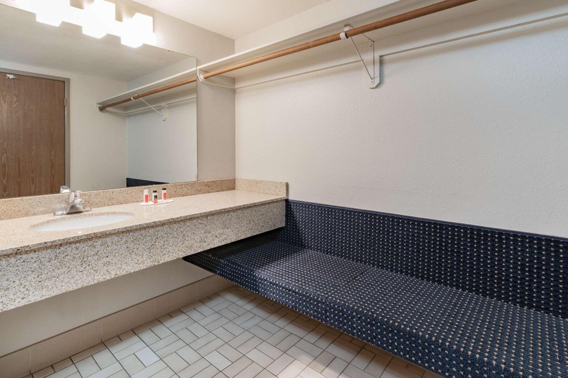 Days Inn by Wyndham Winnemucca photo 27