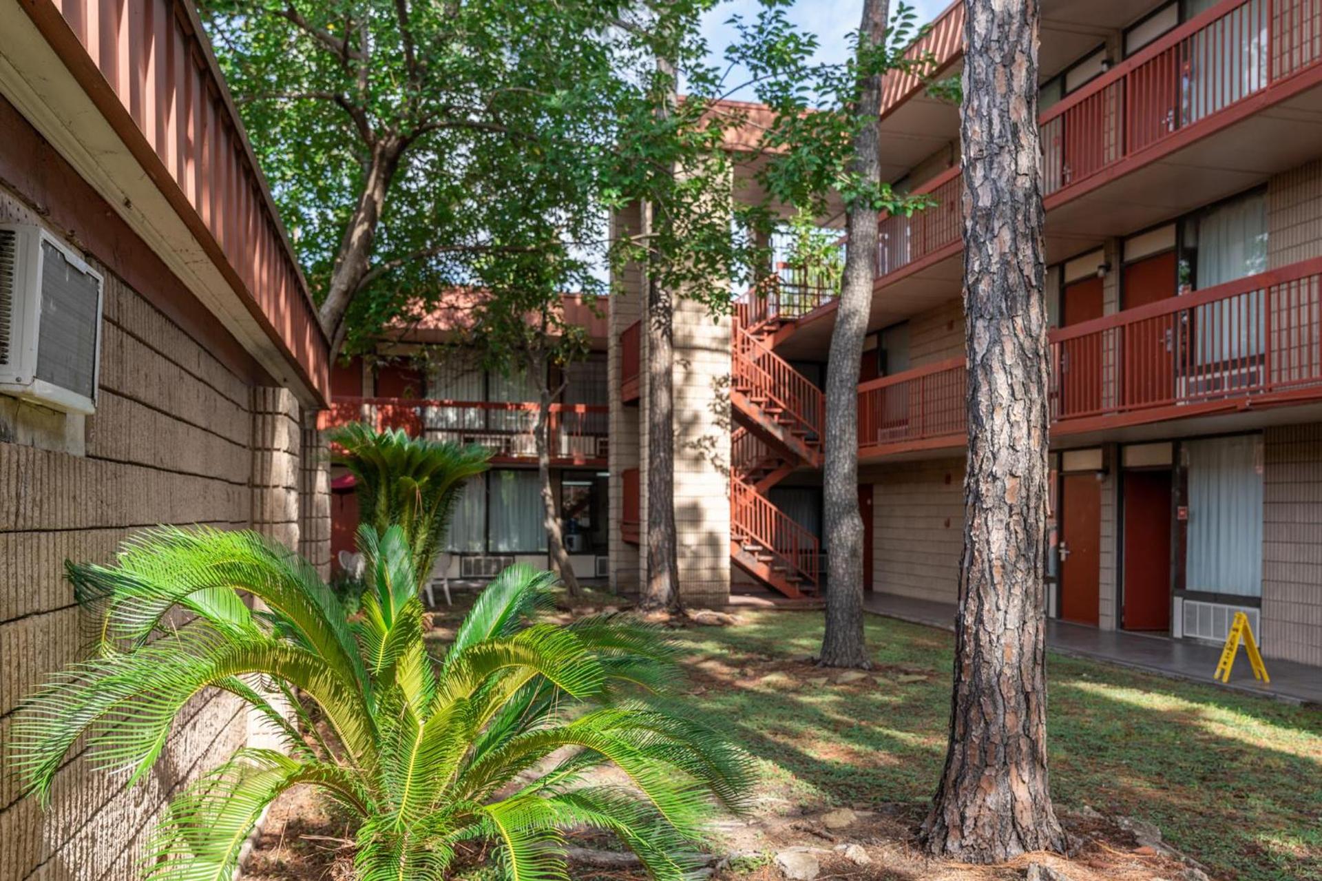 GreenTree Hotel & Extended Stay I-10 FWY Houston, Channelview, Baytown photo 17