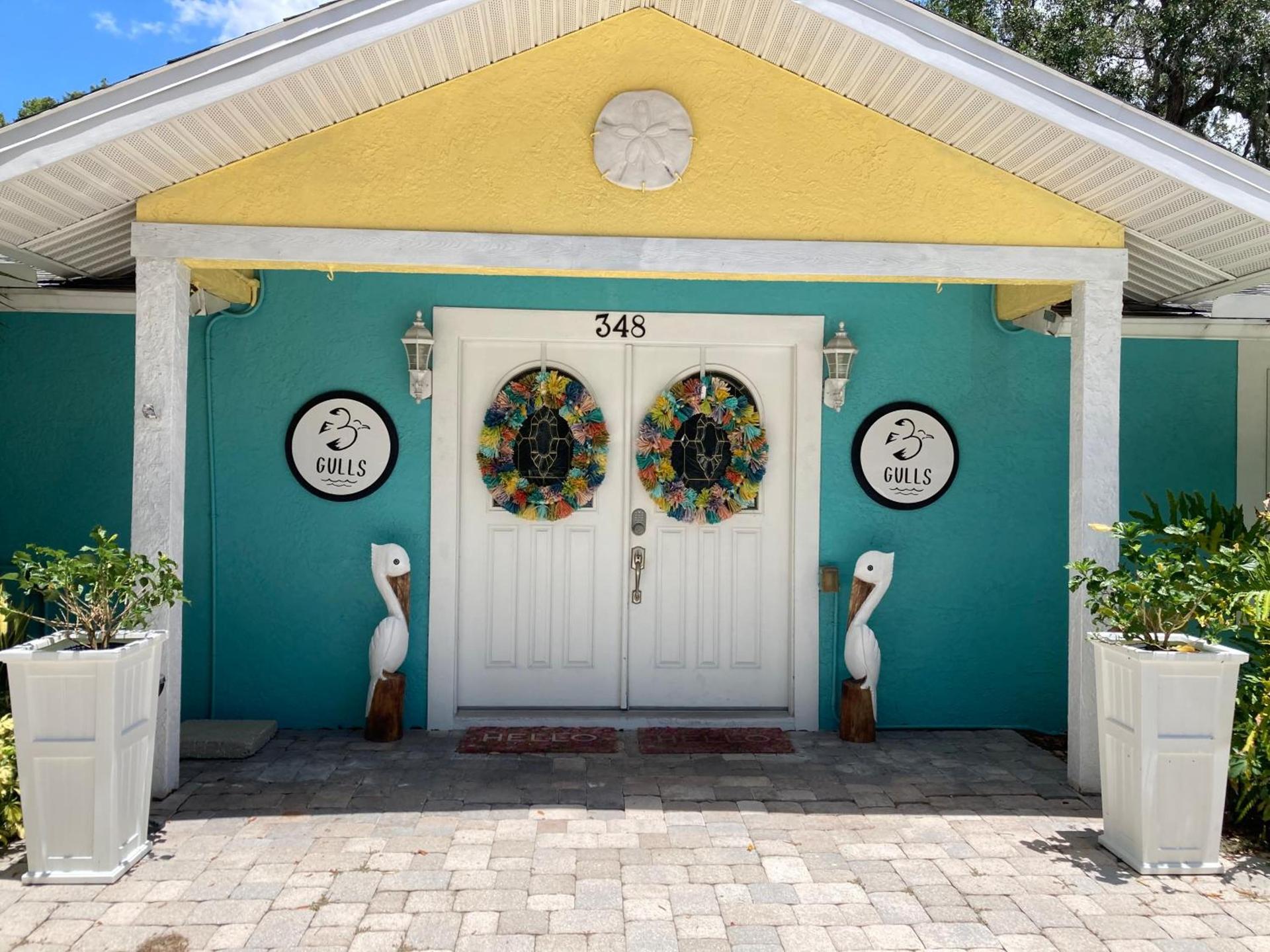 3Gulls Inn Ozona-Boutique Hotel-Steps from Restaurants & Brewery-SwimSpa Pool-Pet Friendly photo 1