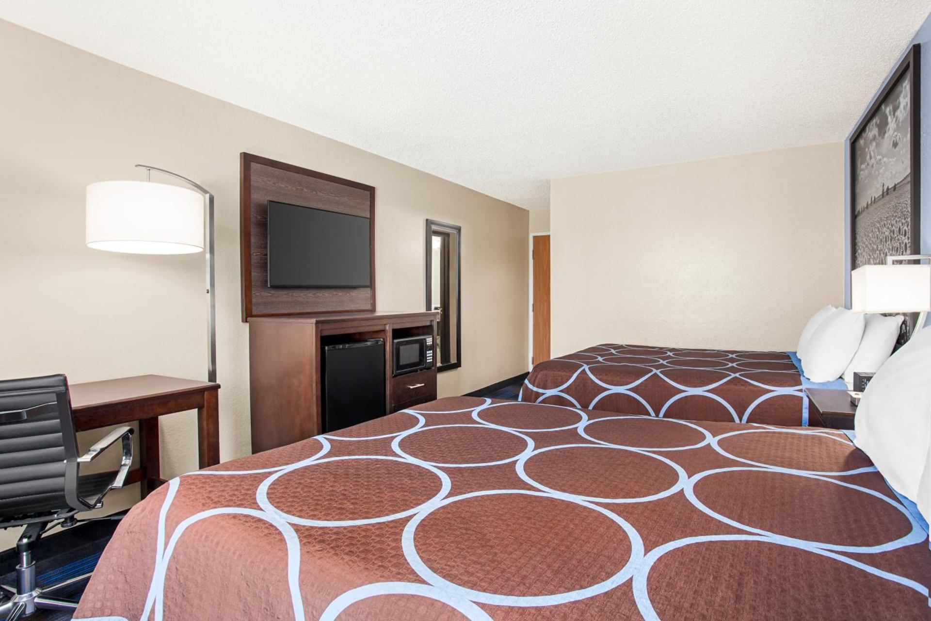 Super 8 by Wyndham Lenexa Overland Park Area/Mall Area photo 37