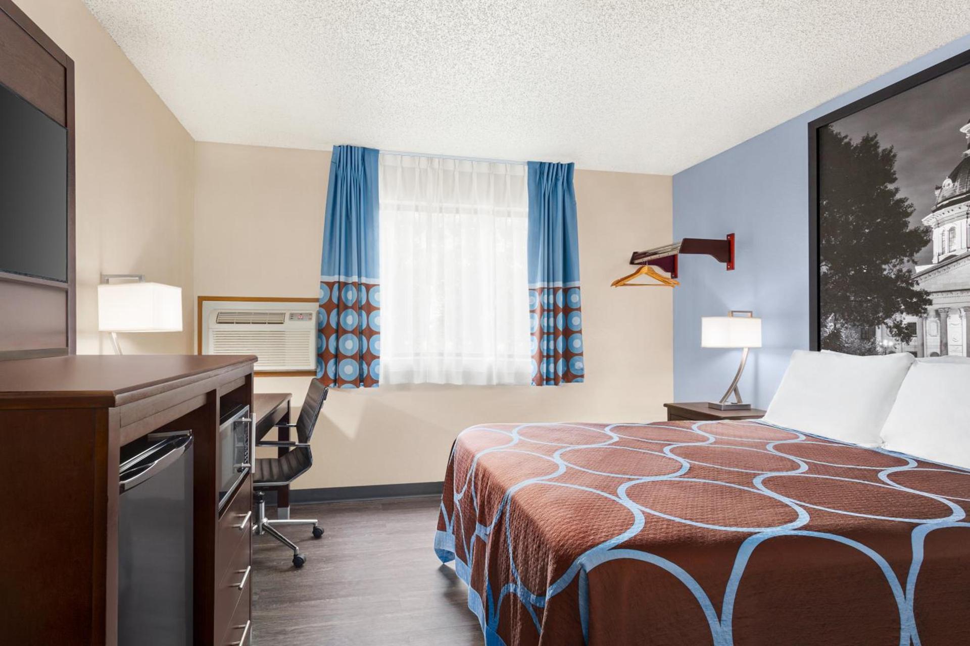Super 8 by Wyndham Lenexa Overland Park Area/Mall Area photo 48