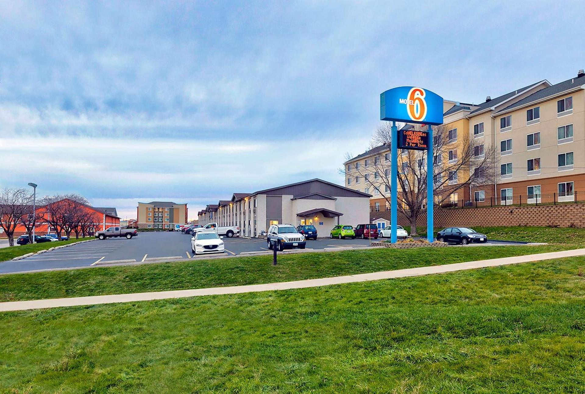 Motel 6-Cedar Rapids, IA - Airport — hotel in Cedar Rapids