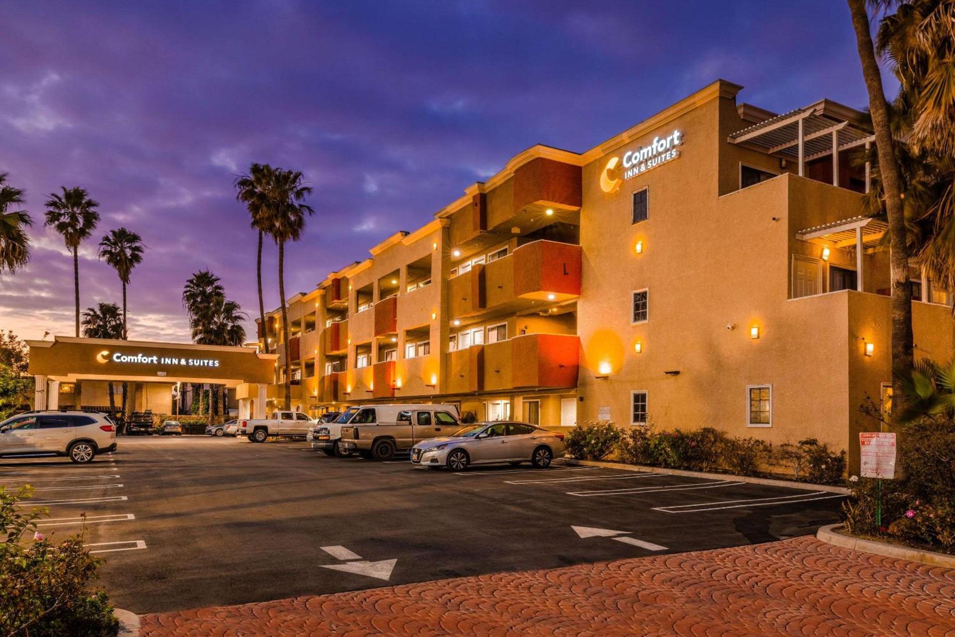 Comfort Inn & Suites Huntington Beach photo 3