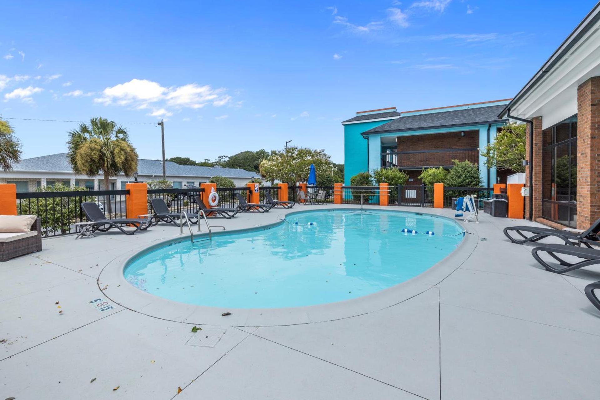 Garnet Inn & Suites, Morehead City near Atlantic Beach photo 15