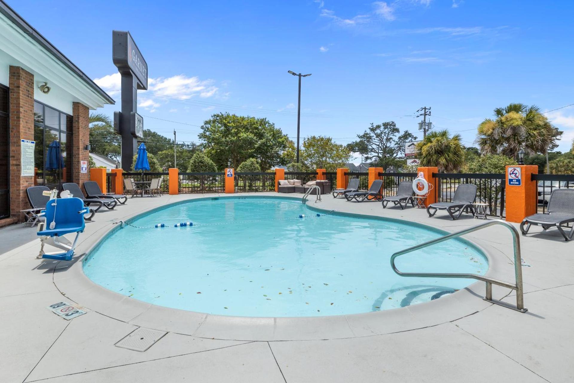 Garnet Inn & Suites, Morehead City near Atlantic Beach photo 11