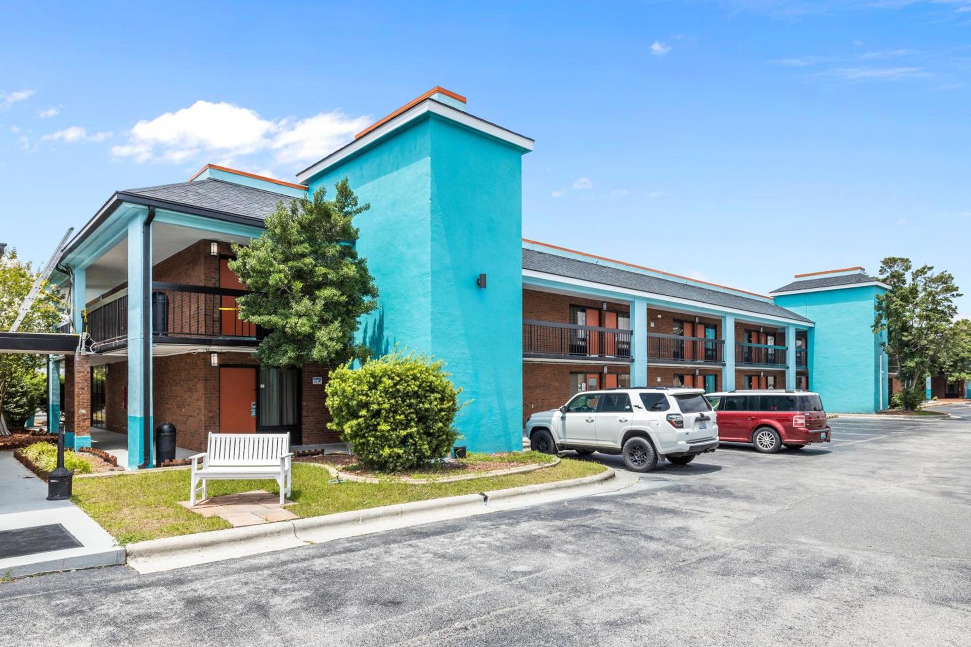 Garnet Inn & Suites, Morehead City near Atlantic Beach photo 39
