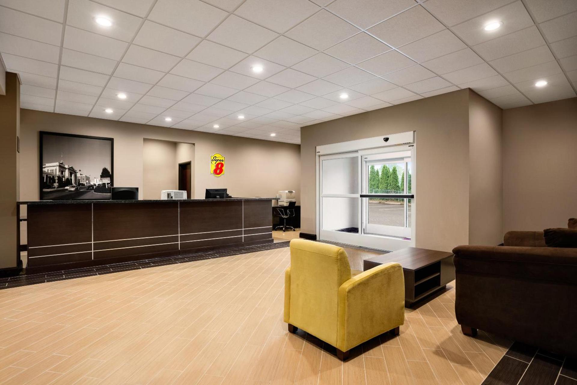 Super 8 by Wyndham Hershey Chocolate Avenue photo 23
