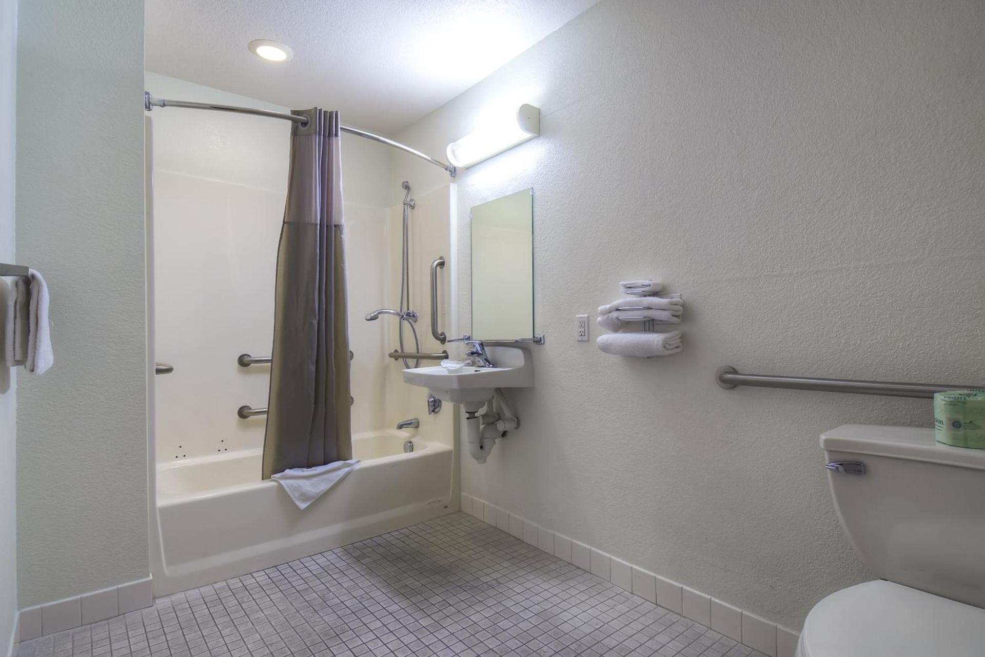 Las Vegas, NV - Boulder Highway photo 22