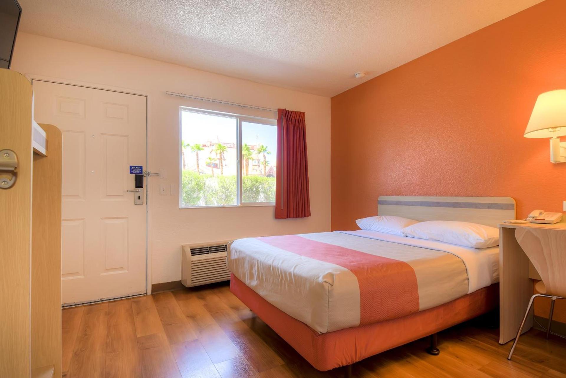 Las Vegas, NV - Boulder Highway photo 13