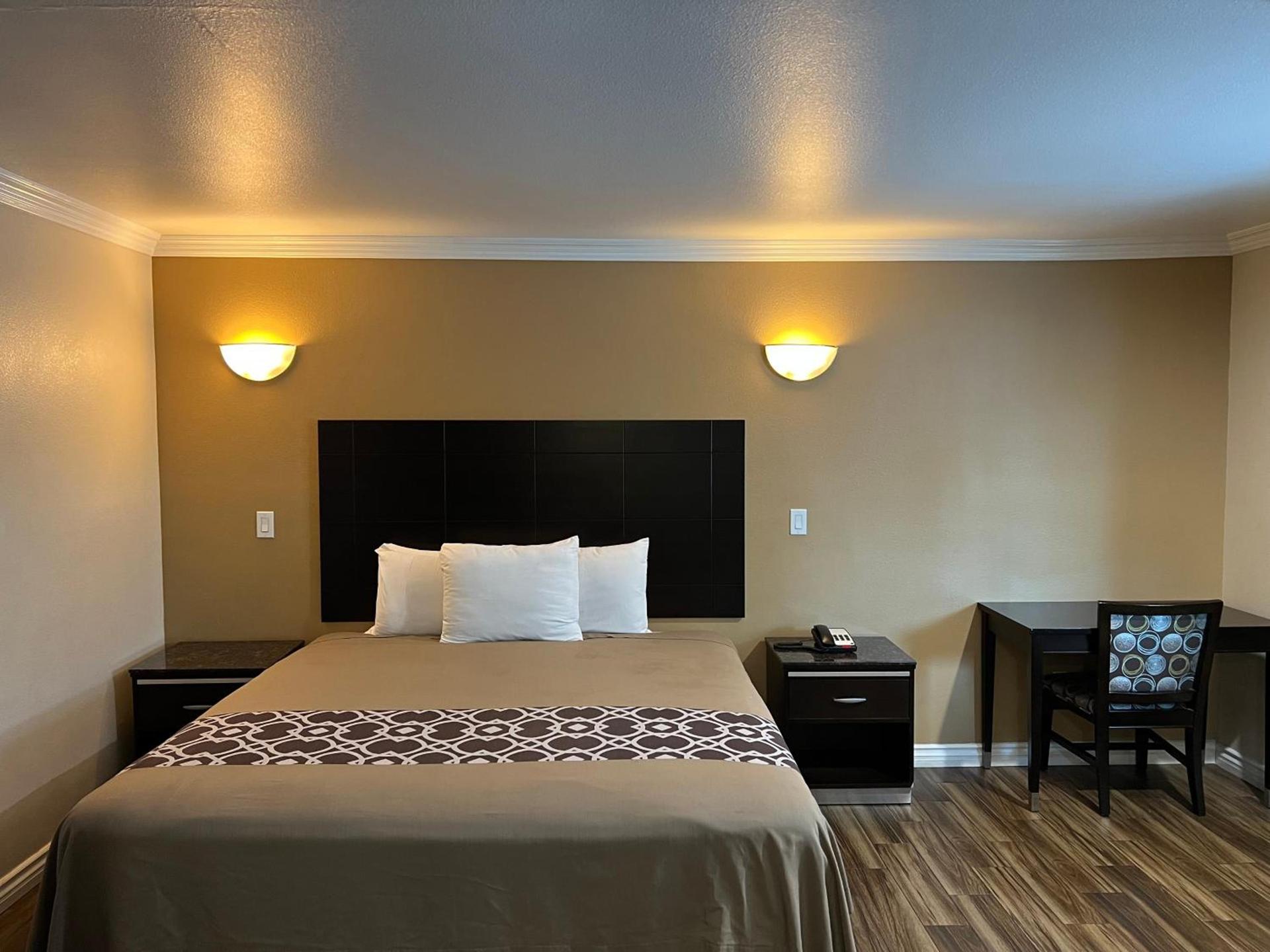 Walnut Inn & Suites West Covina photo 5
