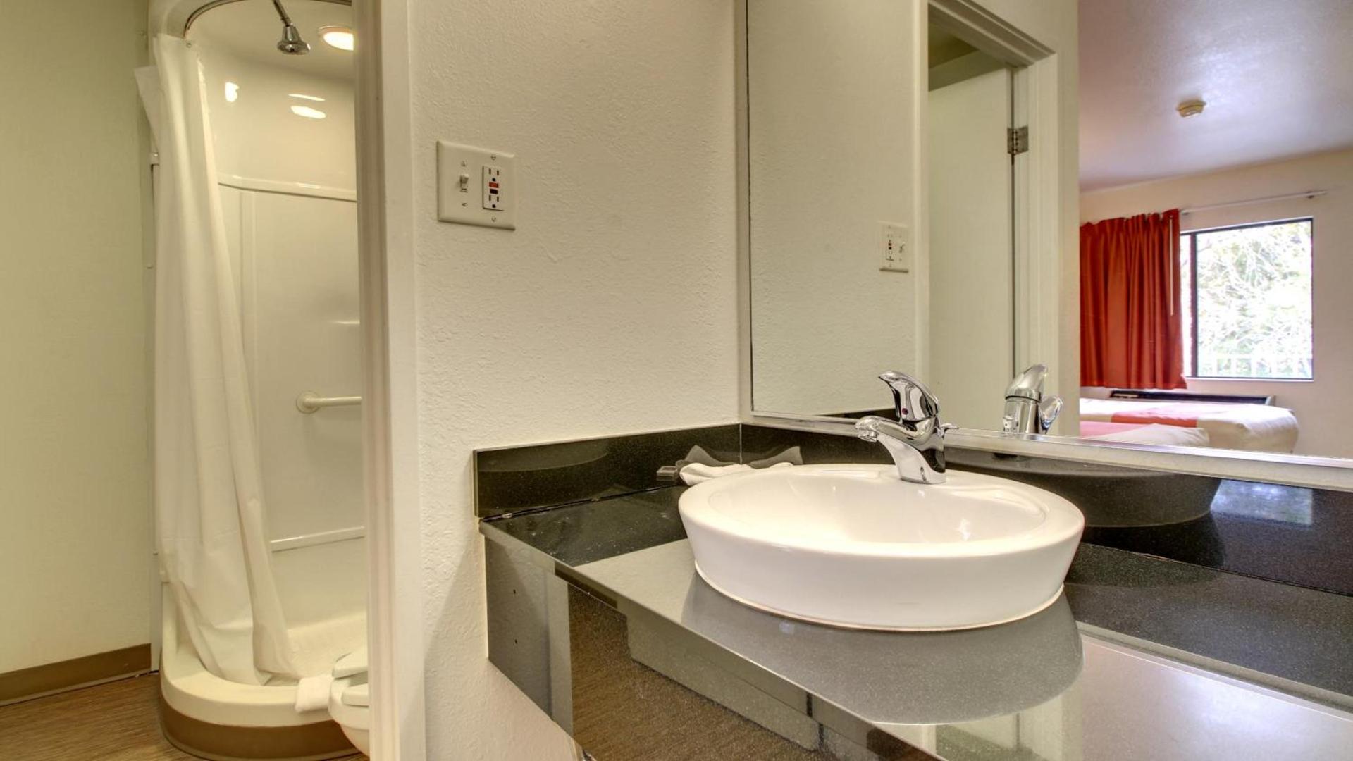 Motel 6-Des Moines, IA - North photo 30