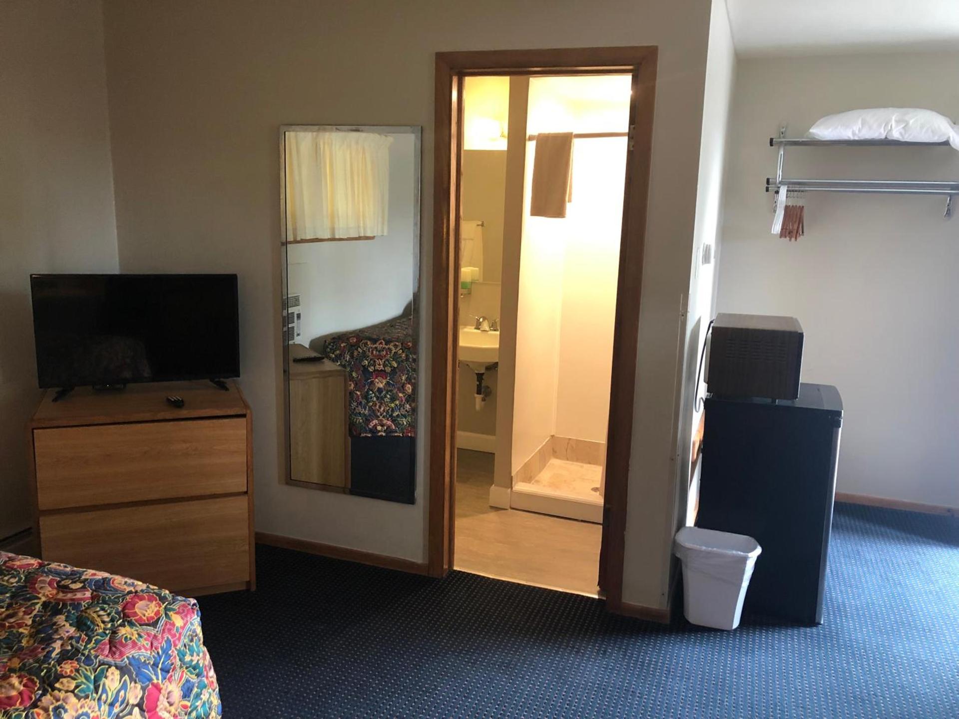 Parkway Motel photo 10