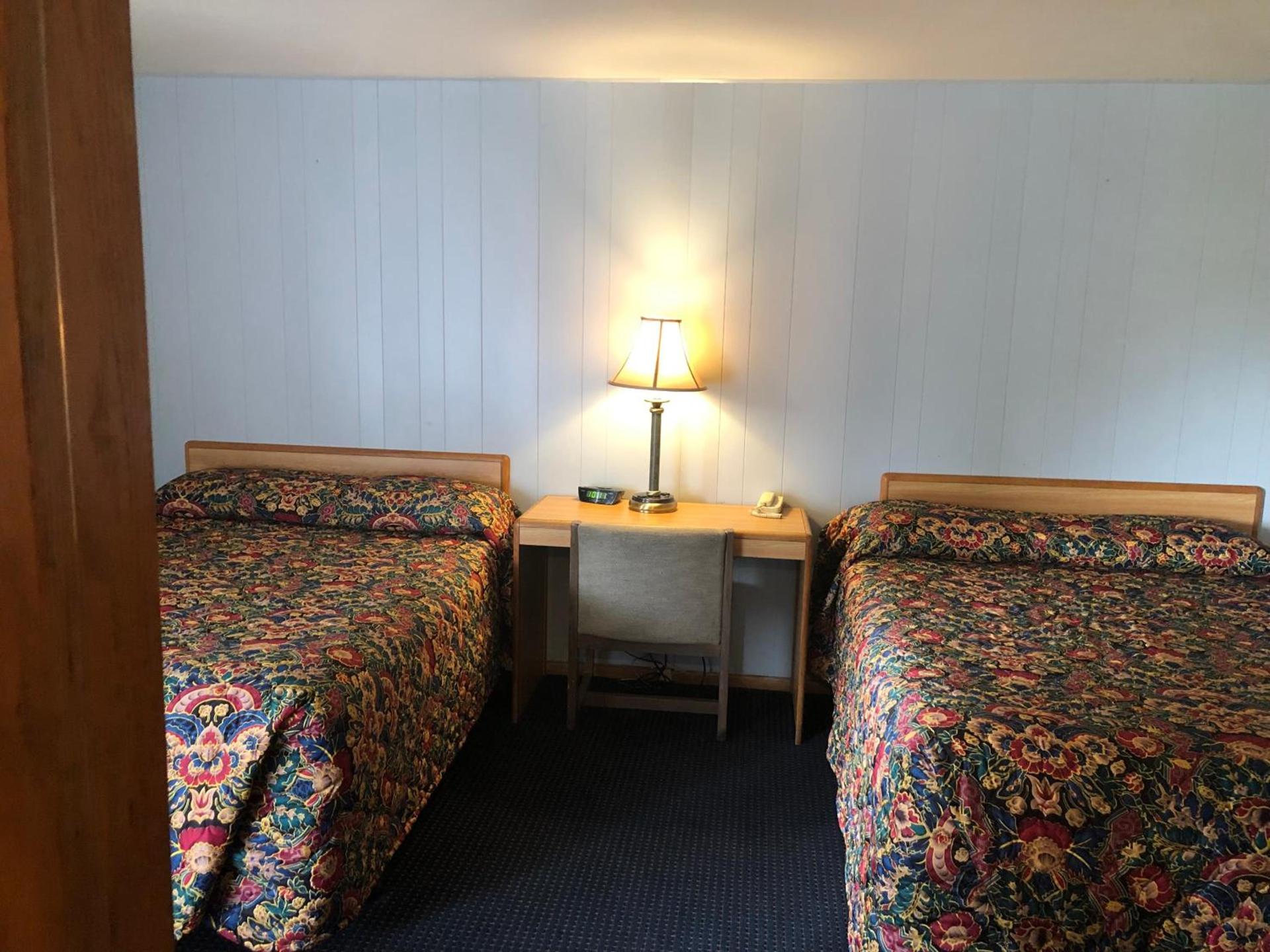 Parkway Motel photo 18