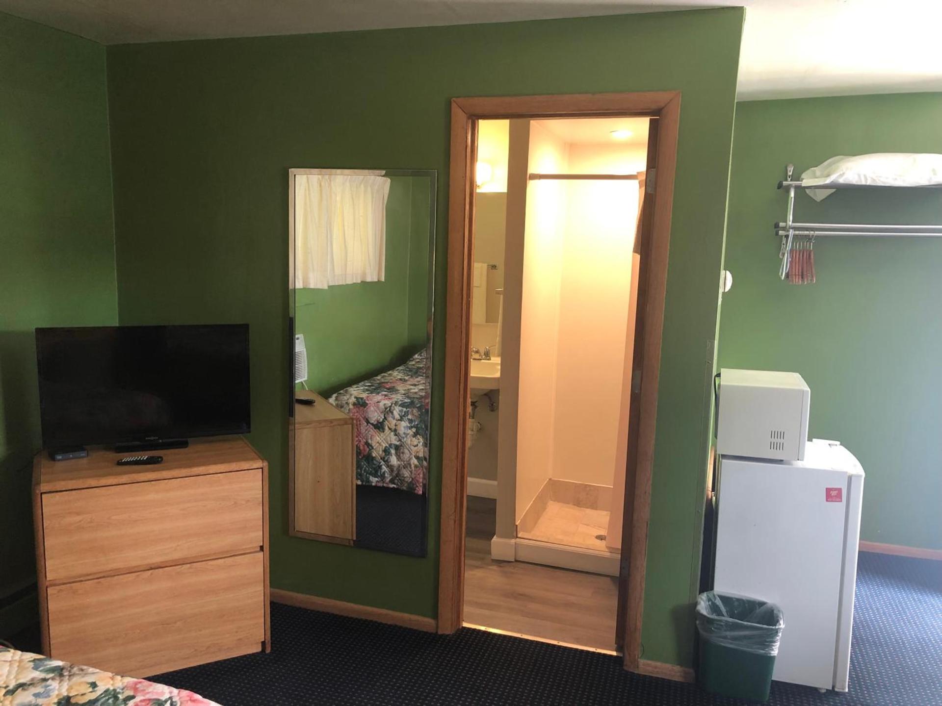 Parkway Motel photo 16